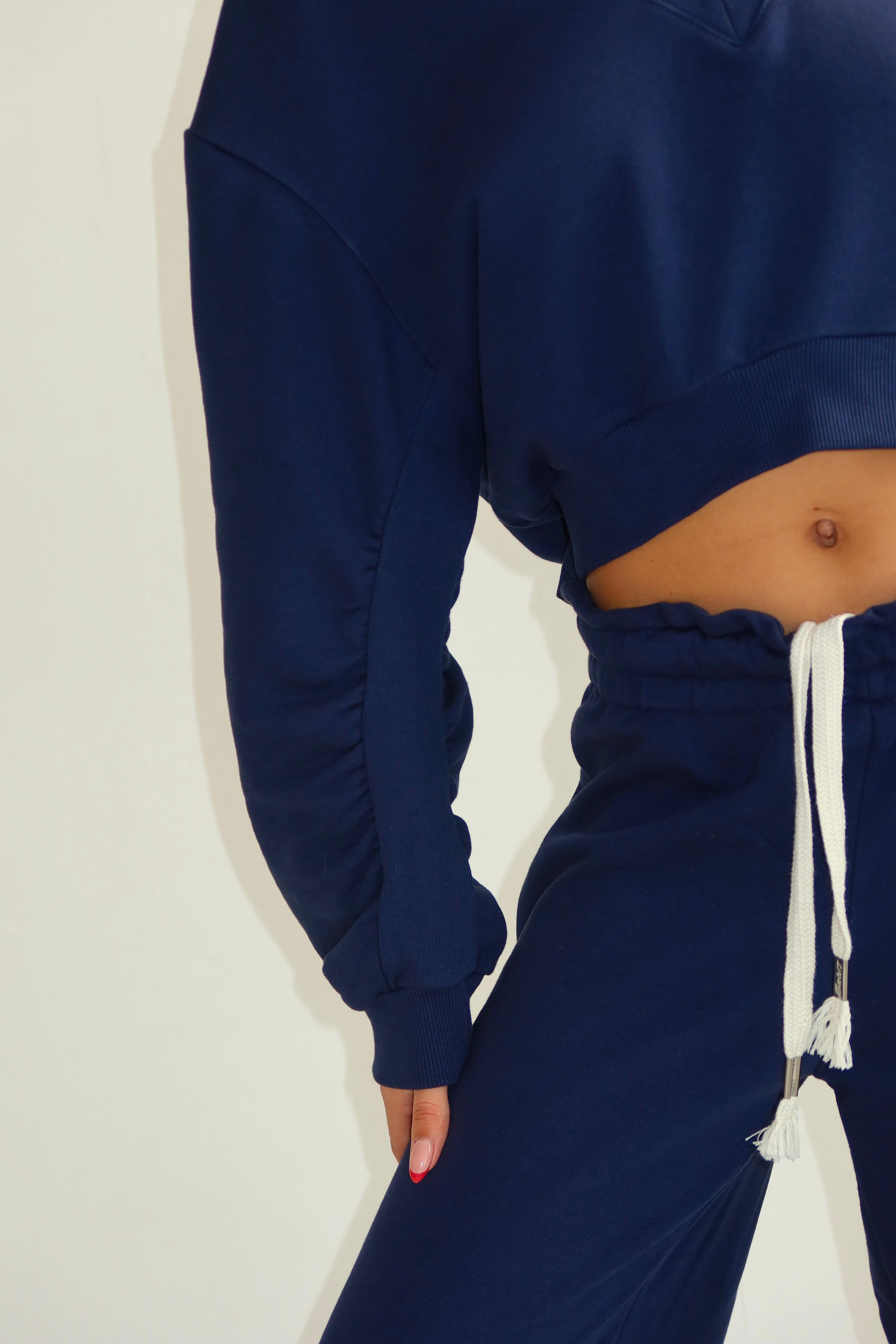 חליפת איוקו נייבי