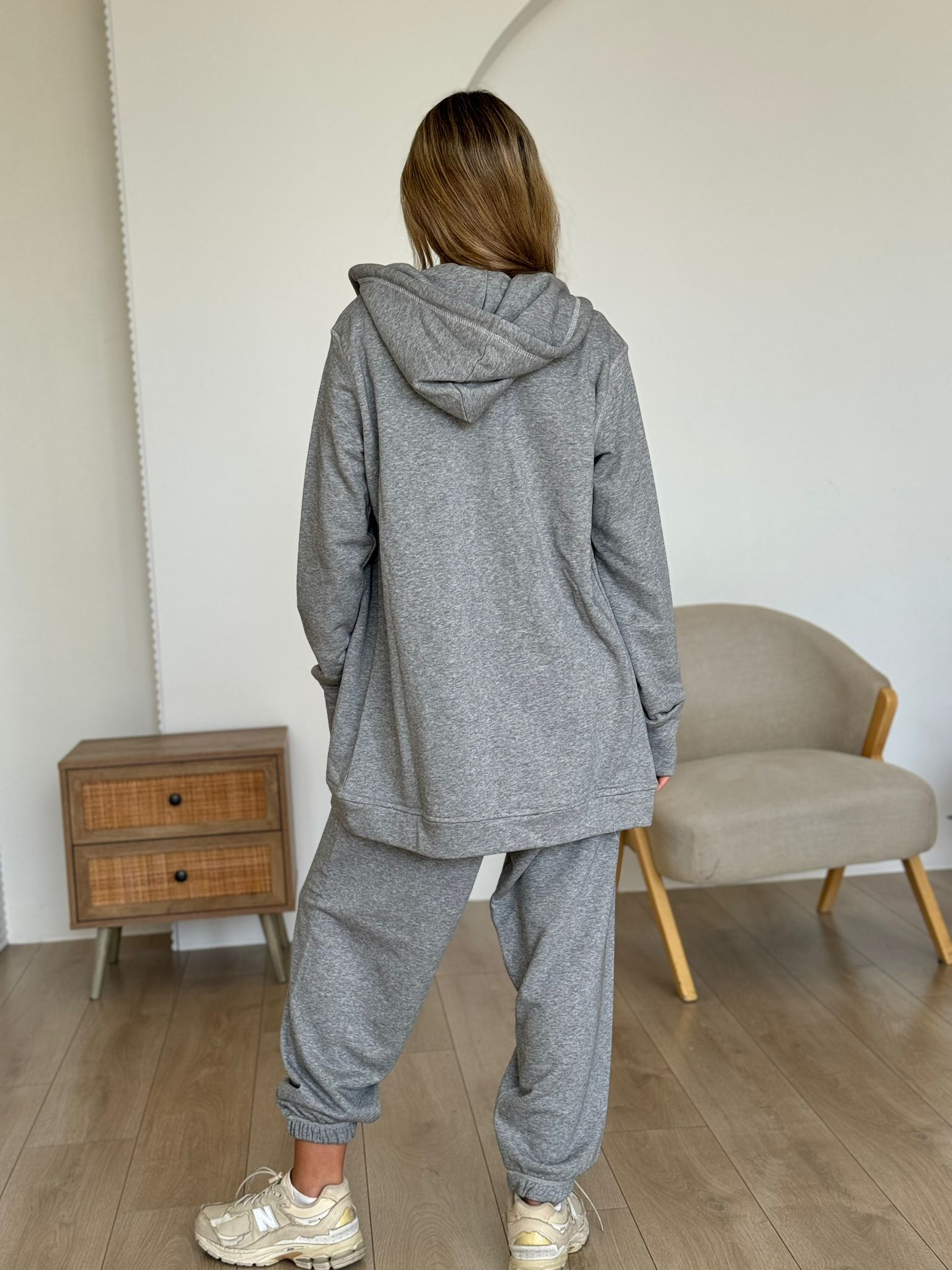 חליפת סטאי אפור בהיר