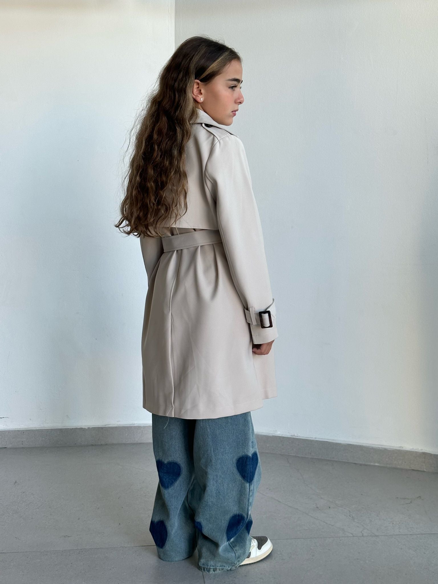 מעיל אלואיז אבן