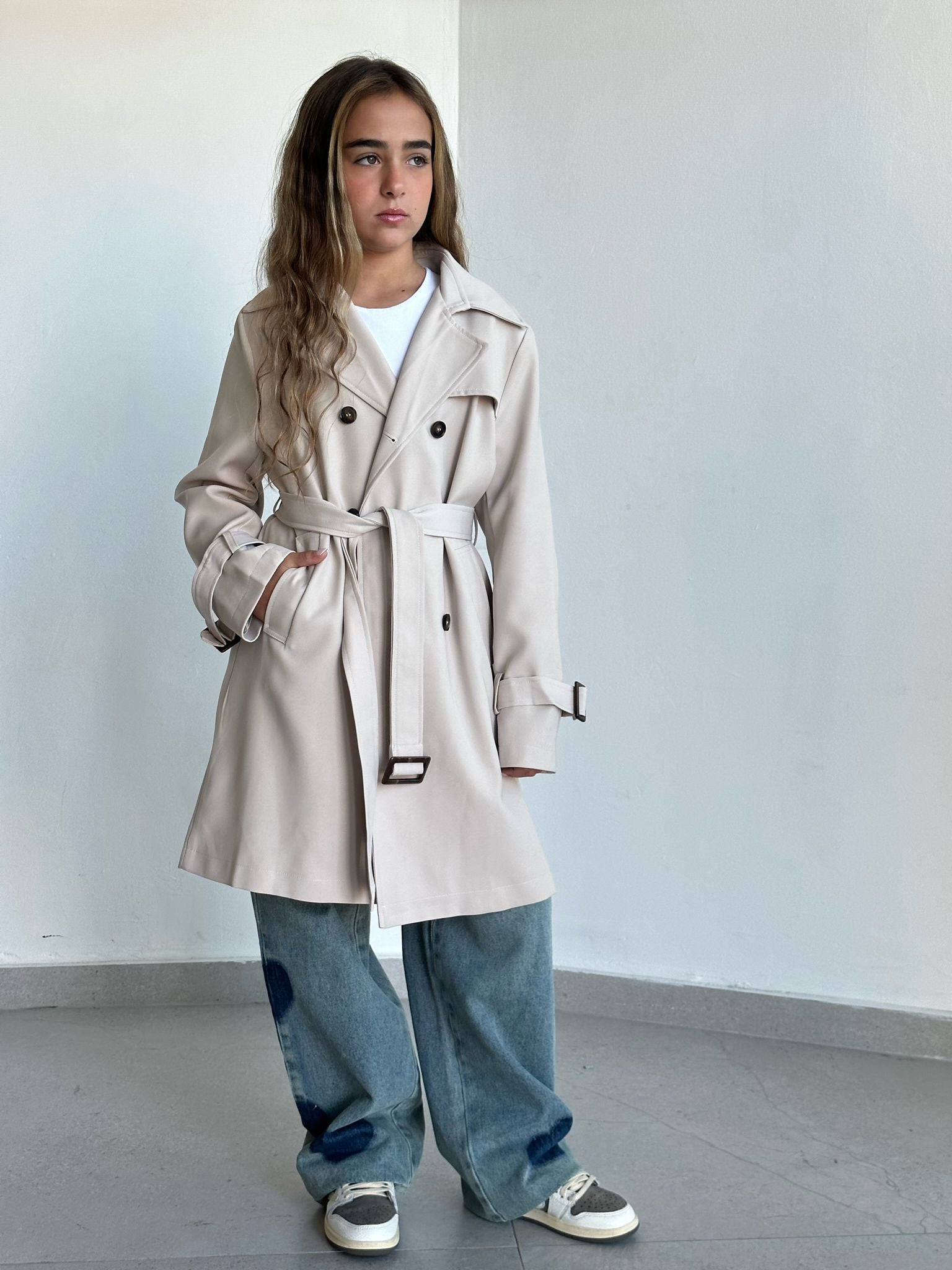 מעיל אלואיז אבן