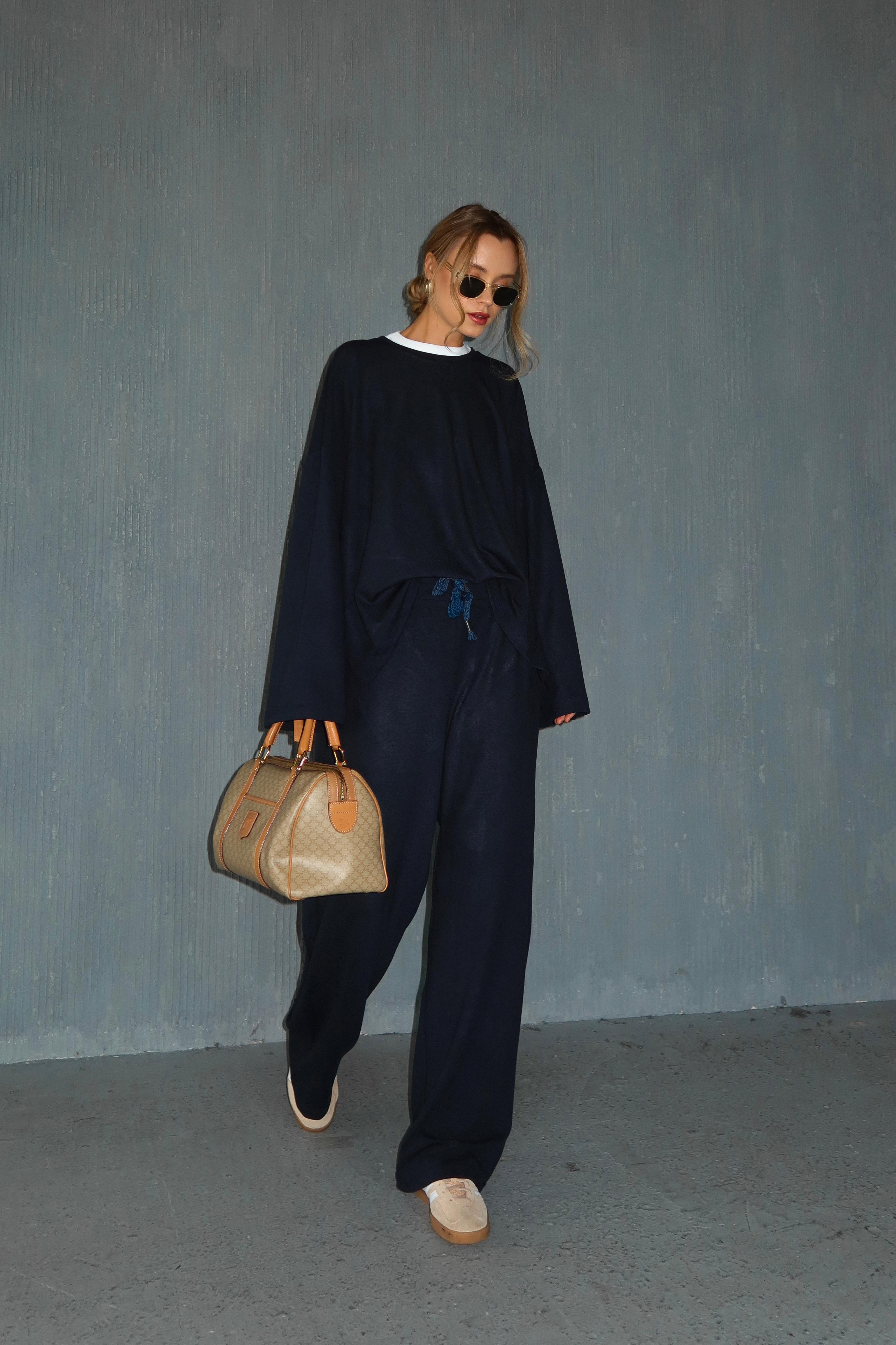 חליפת מטאו נייבי