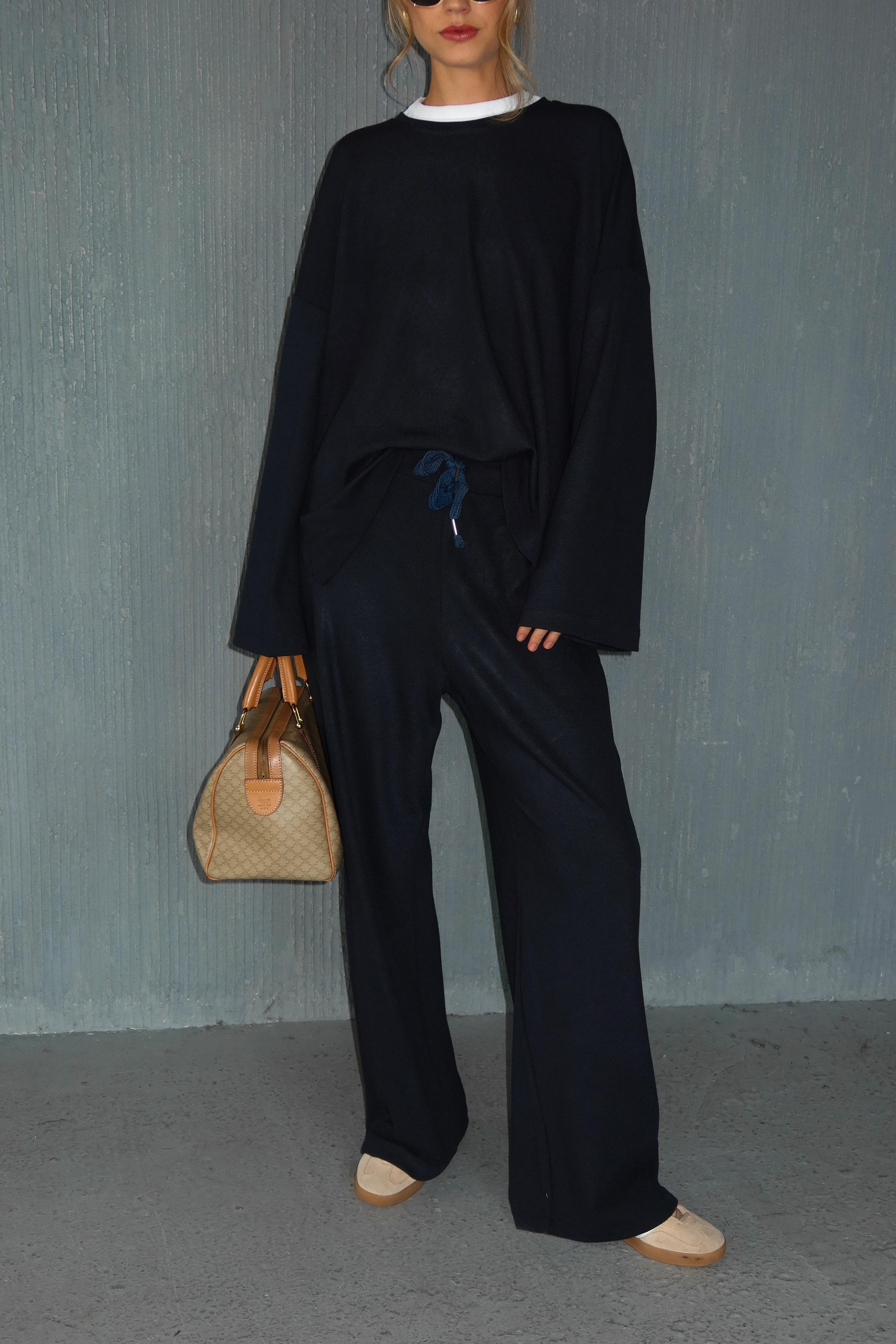 חליפת מטאו נייבי