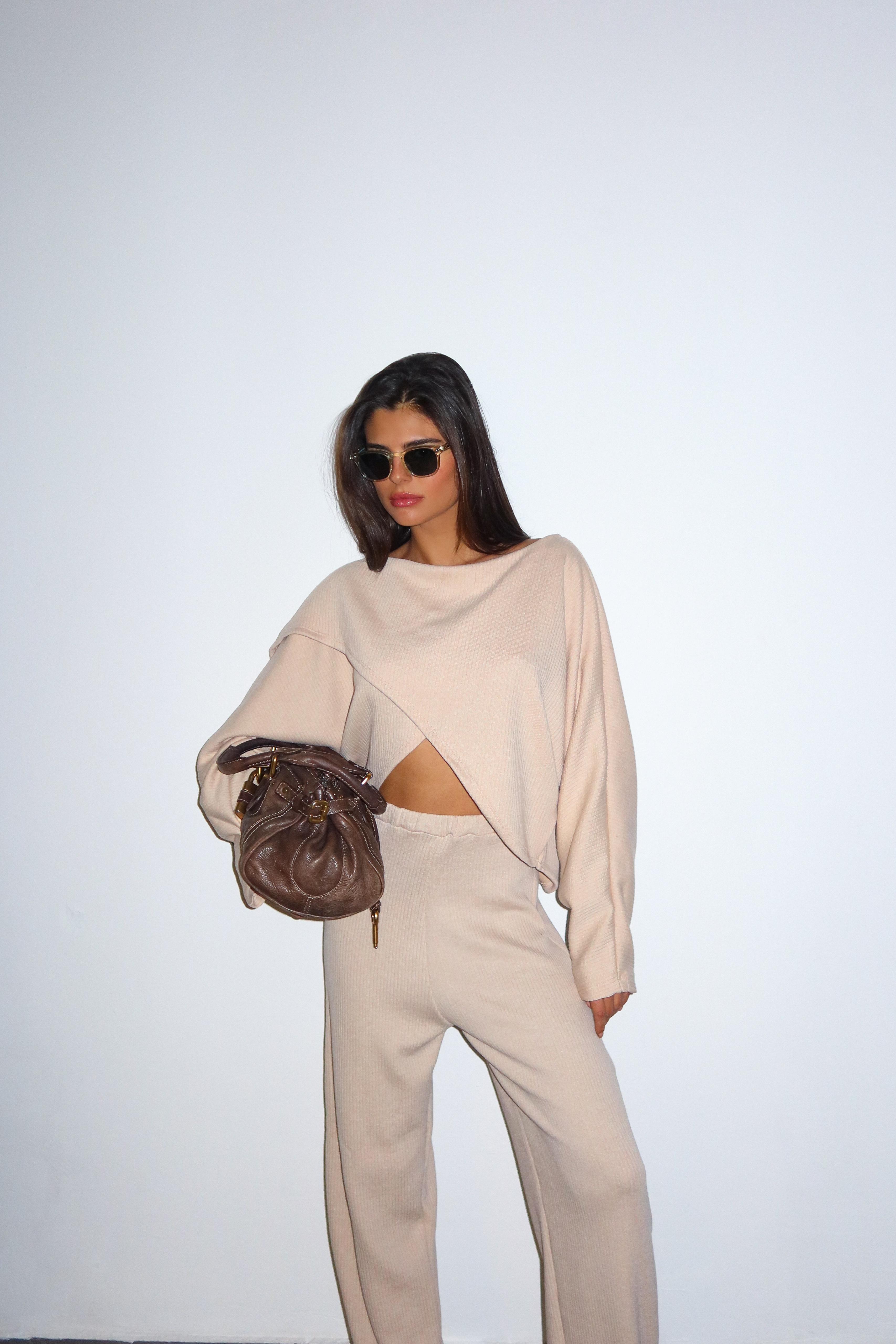 חליפת קירה אבן