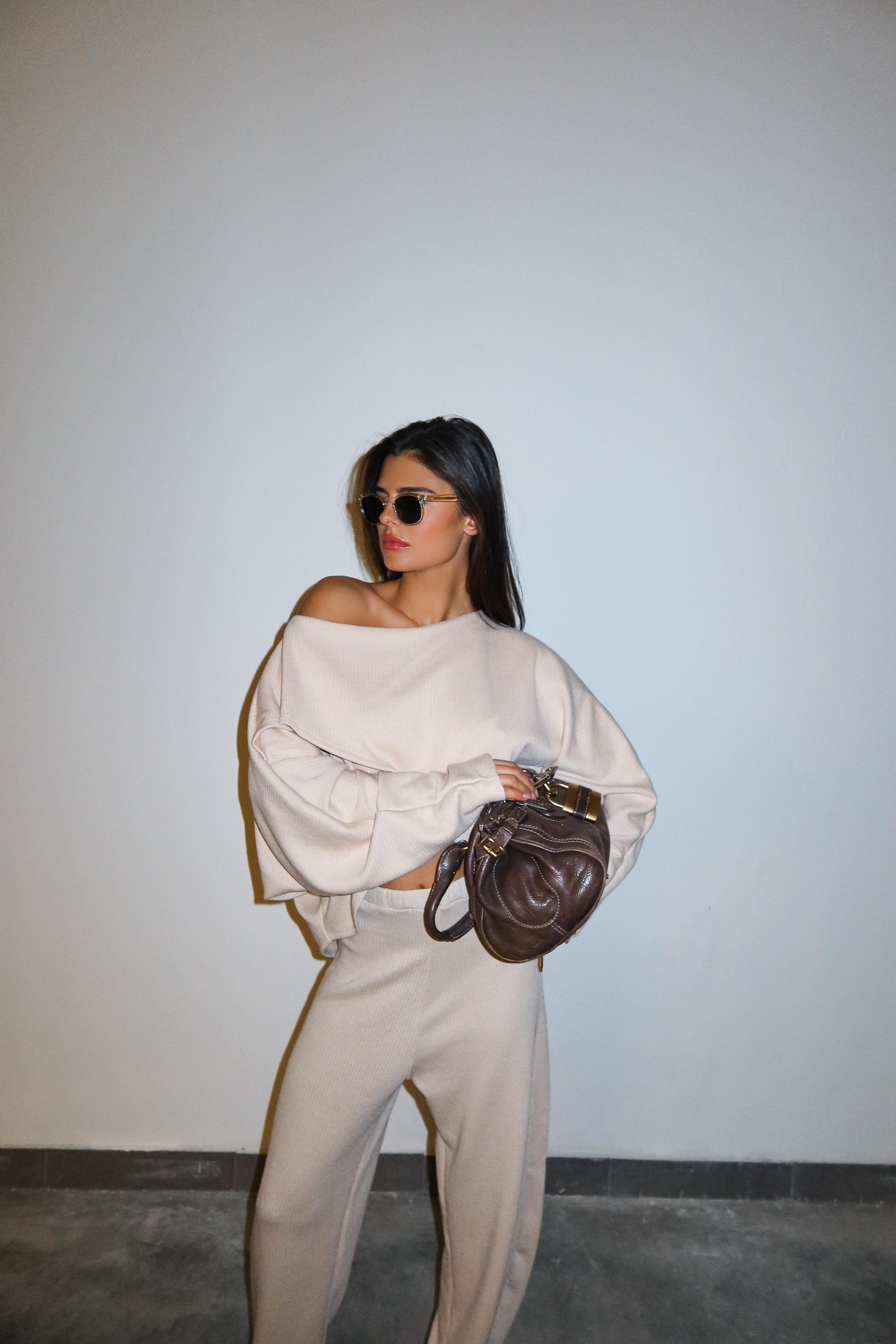 חליפת קירה אבן