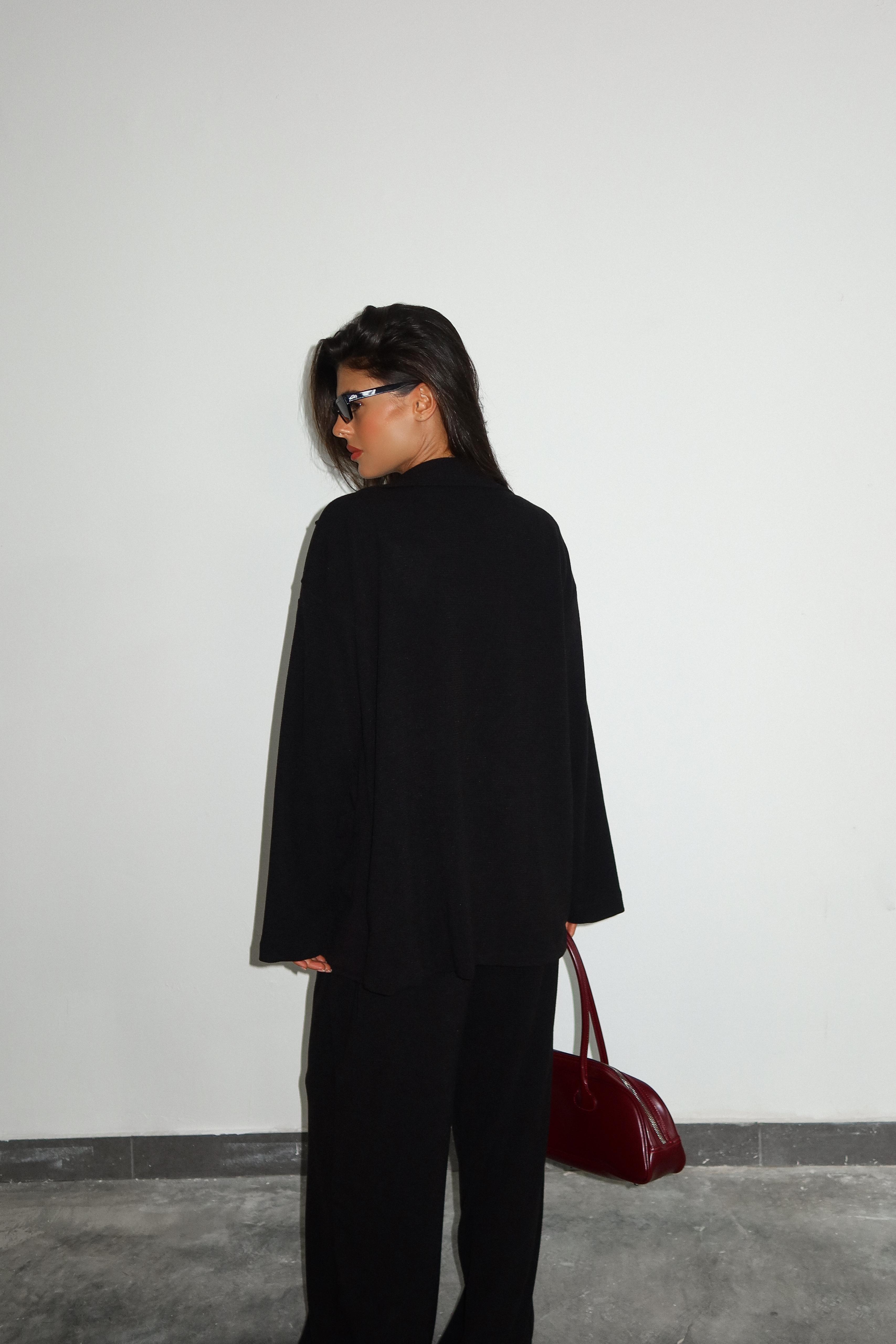 חליפת איבורי שחור