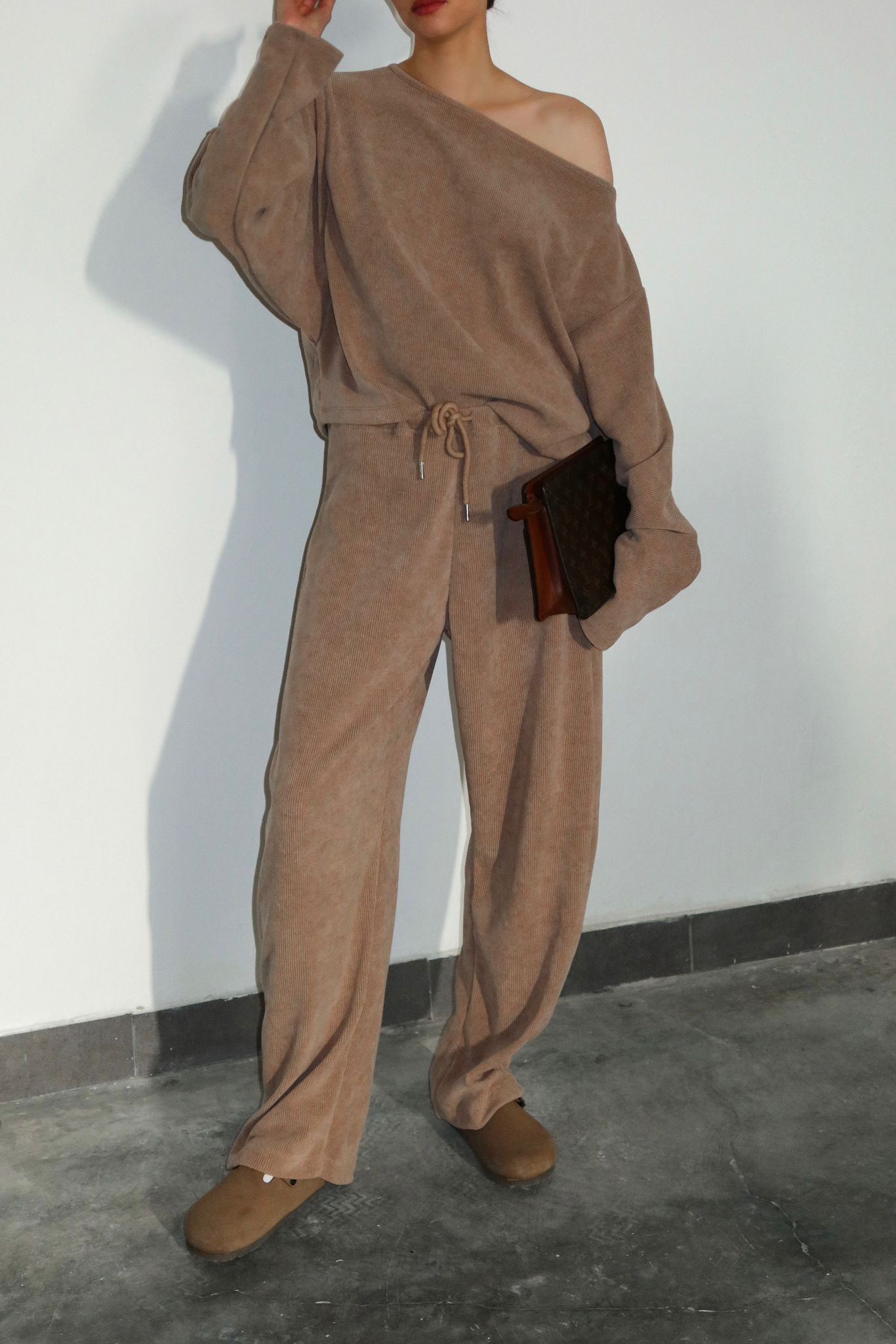 חליפת קאיירה מוקה