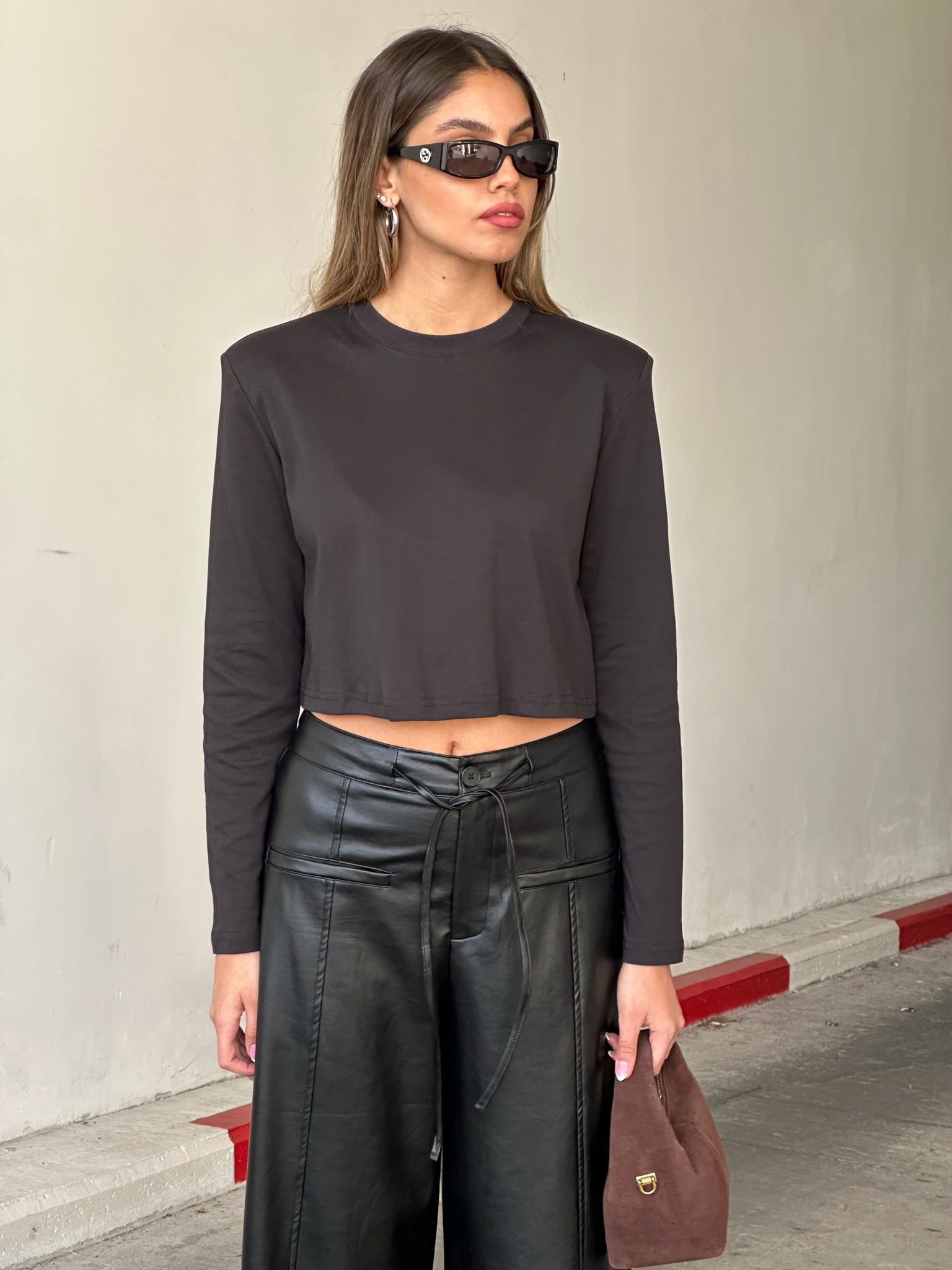 חולצת קרופ לי שחור