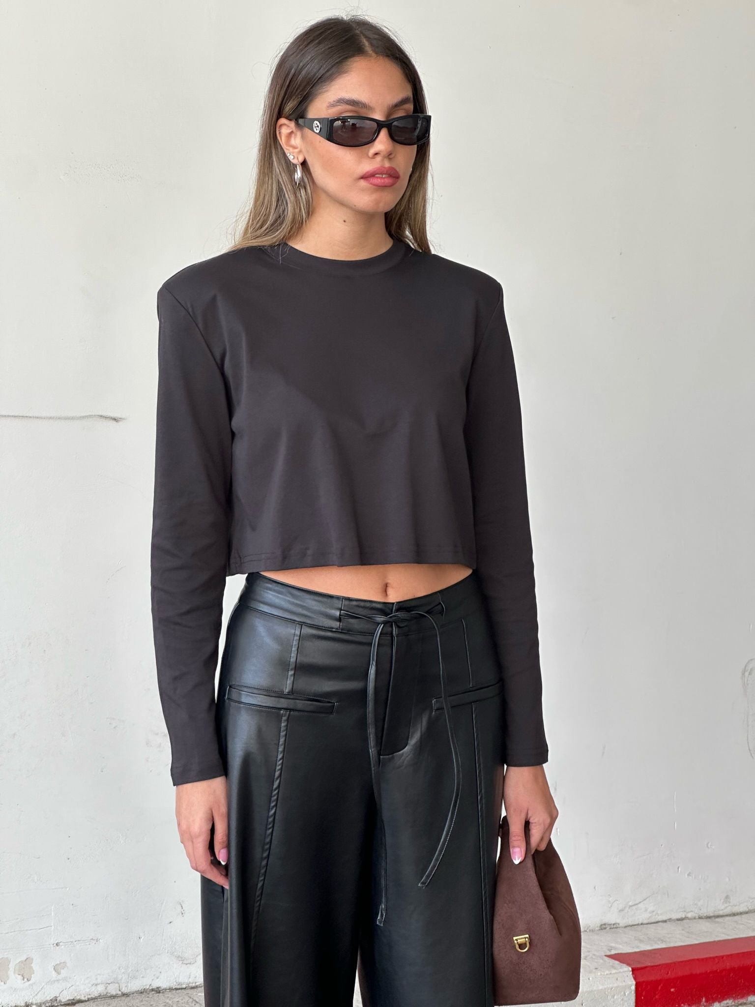 חולצת קרופ לי שחור