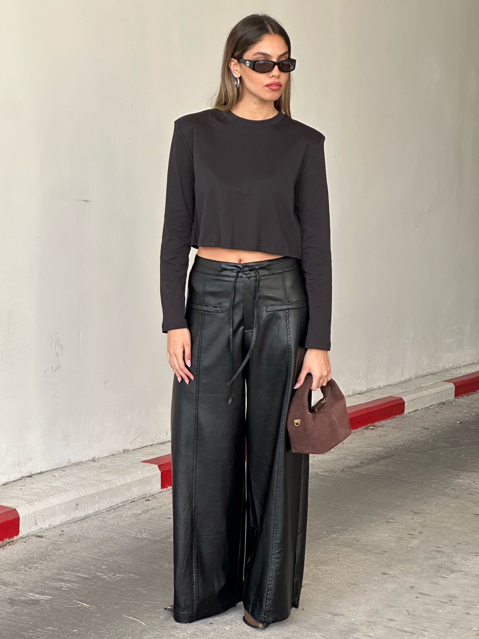 חולצת קרופ לי שחור