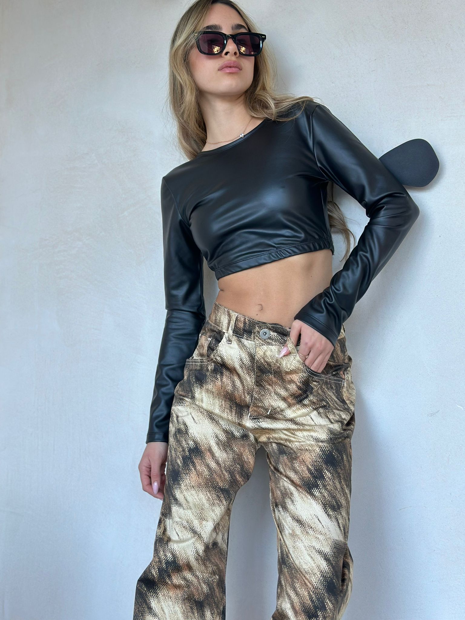 טופ אדל דמוי עור