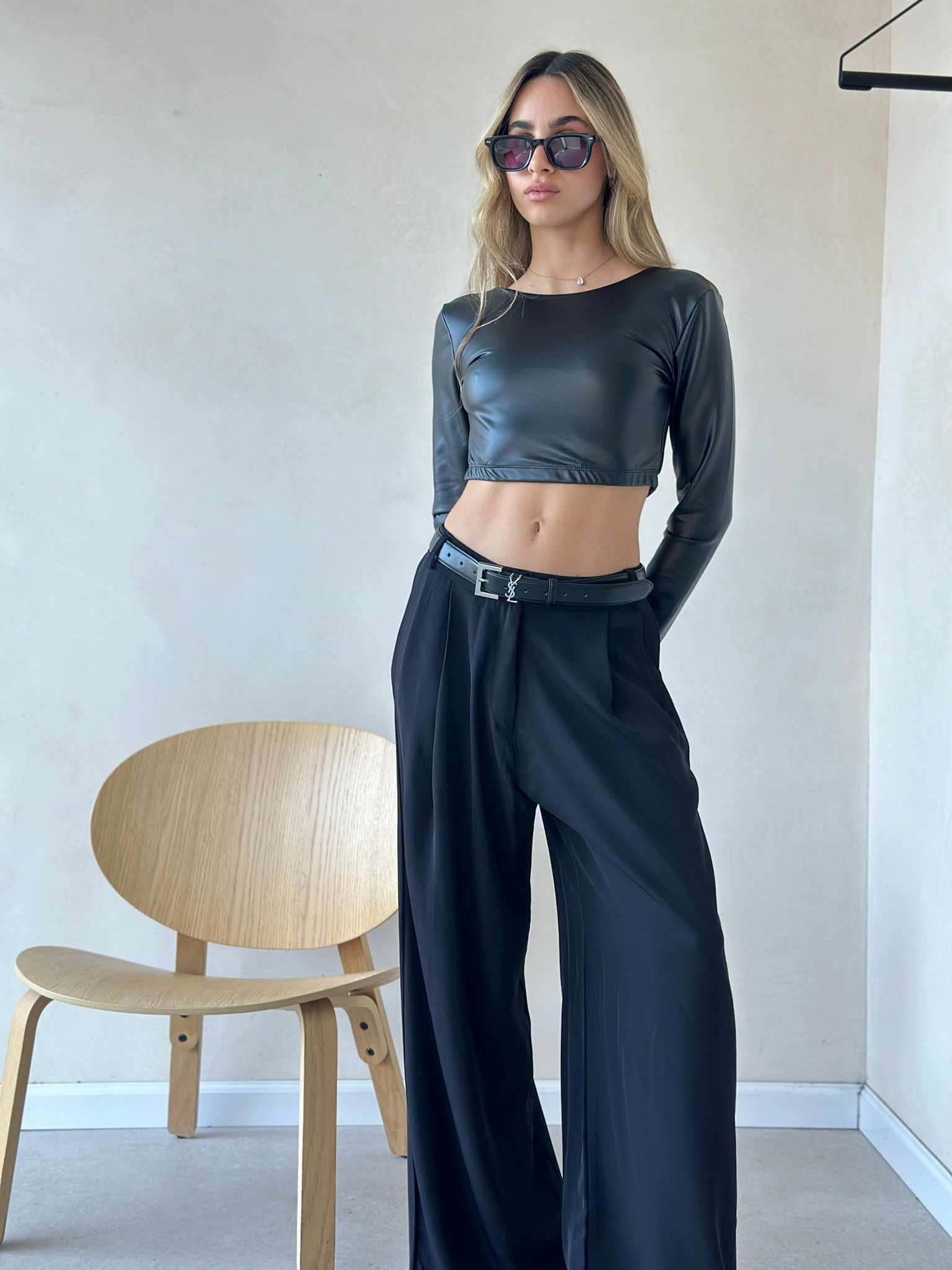 טופ אדל דמוי עור