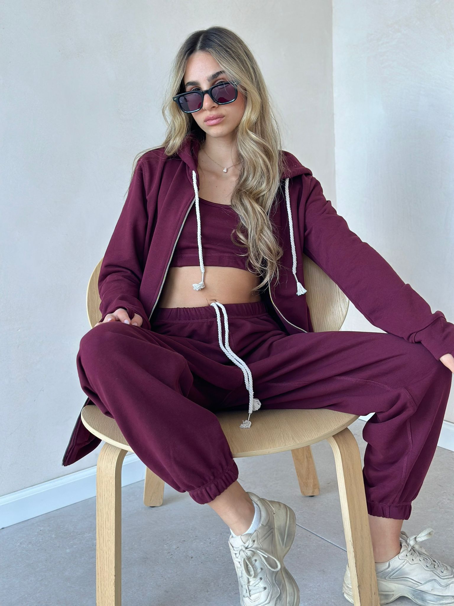 חליפת סטאי בורדו