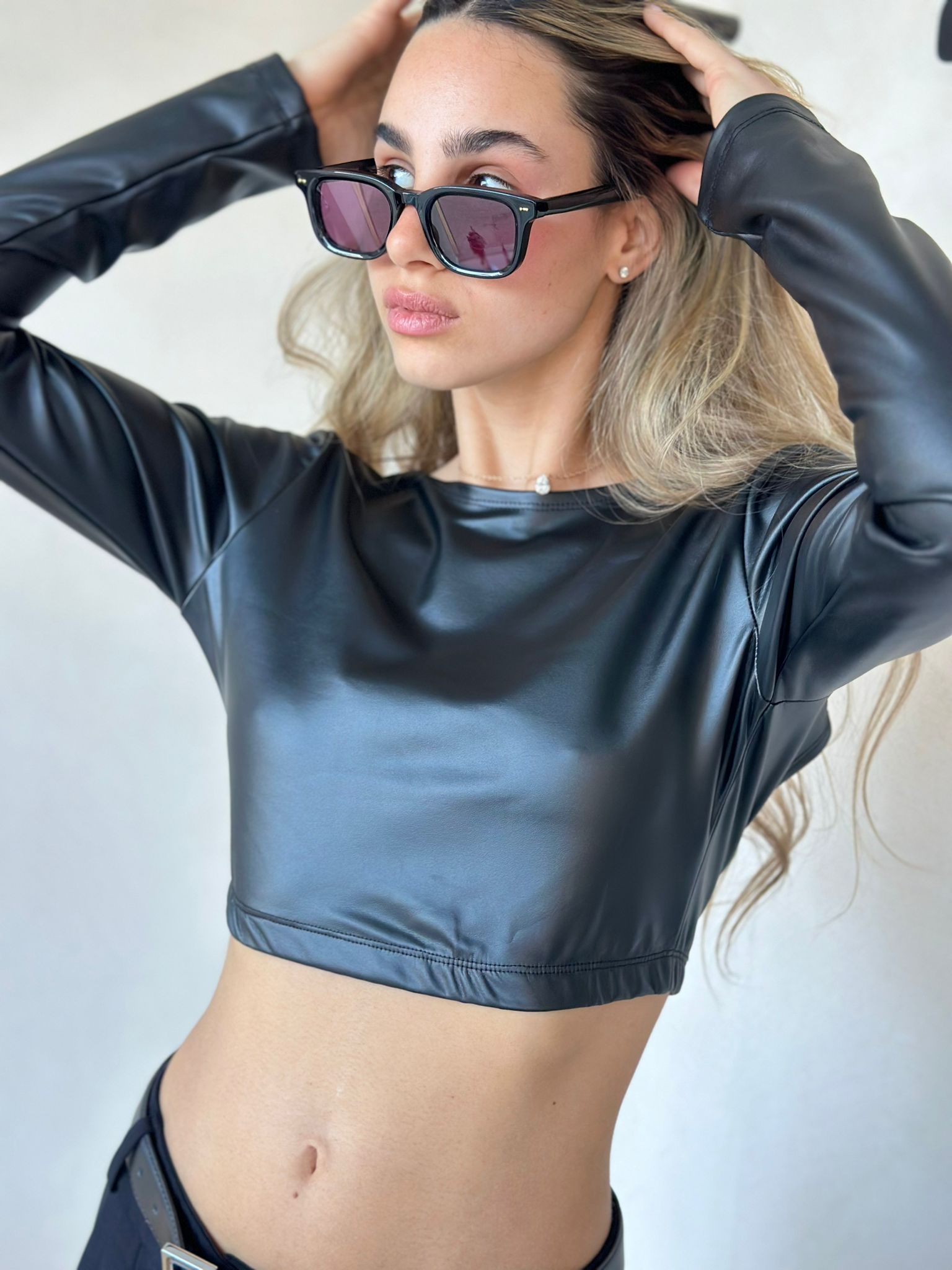 טופ אדל דמוי עור