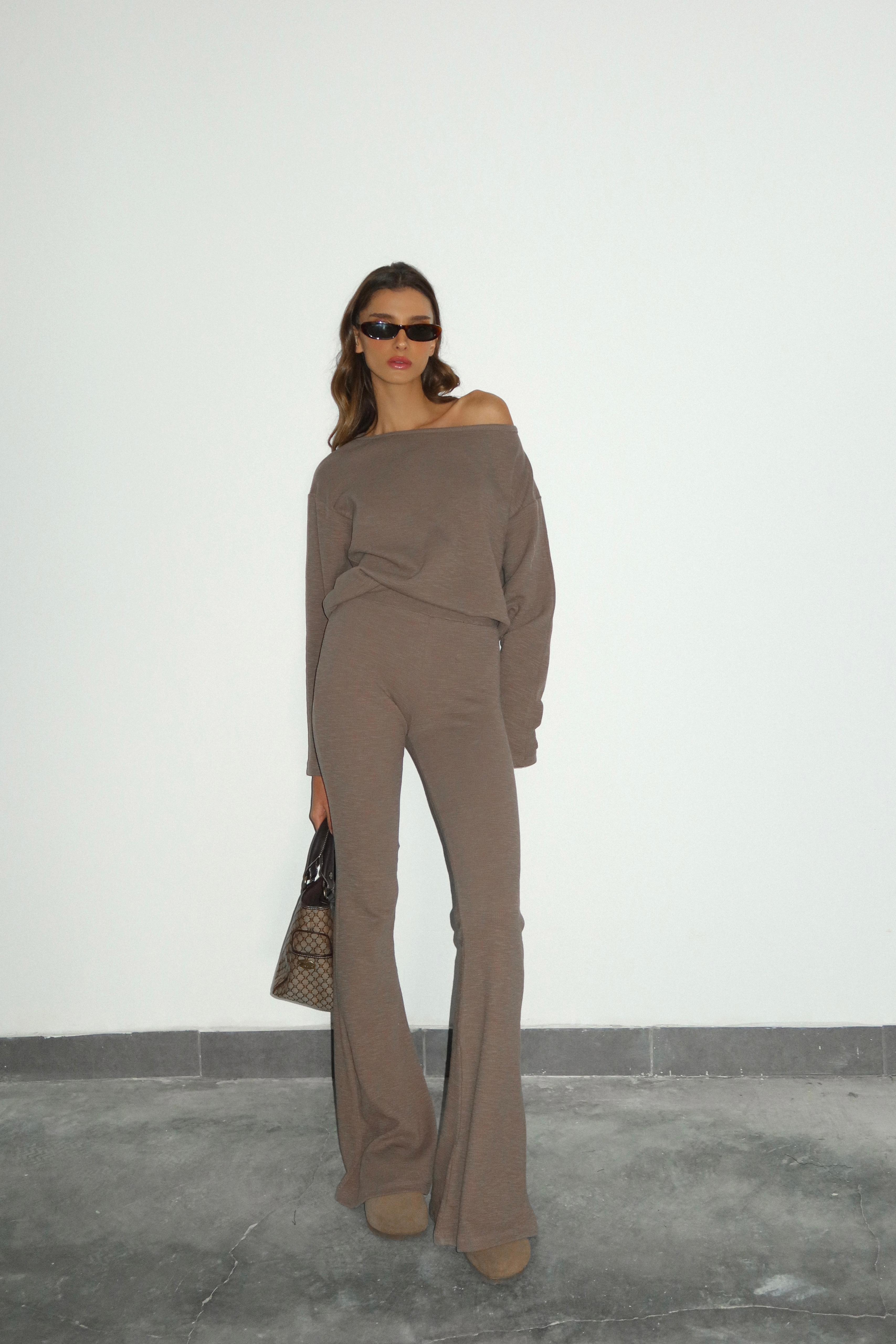 חליפת מטאה מוקה