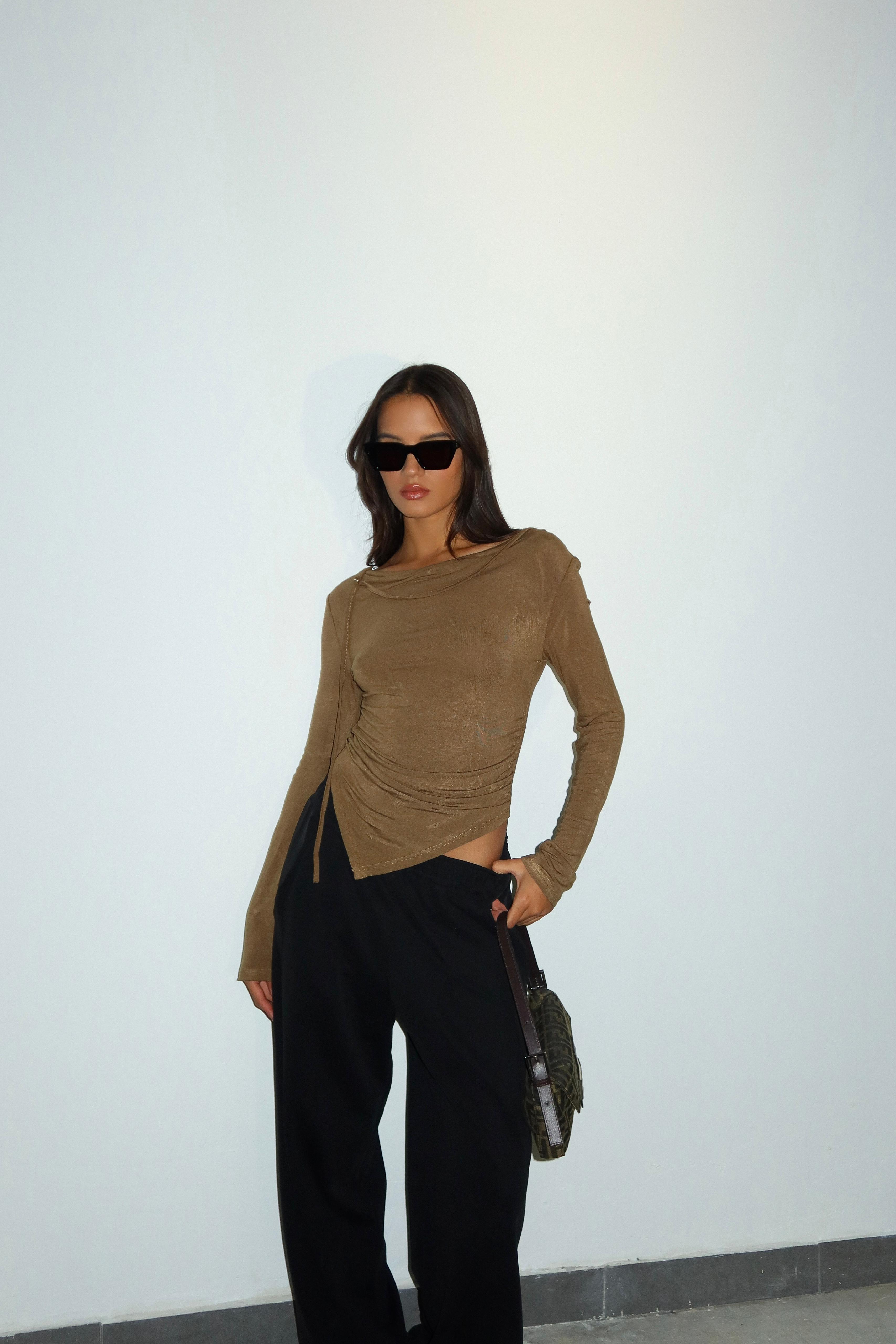 חולצת נסיה חאקי