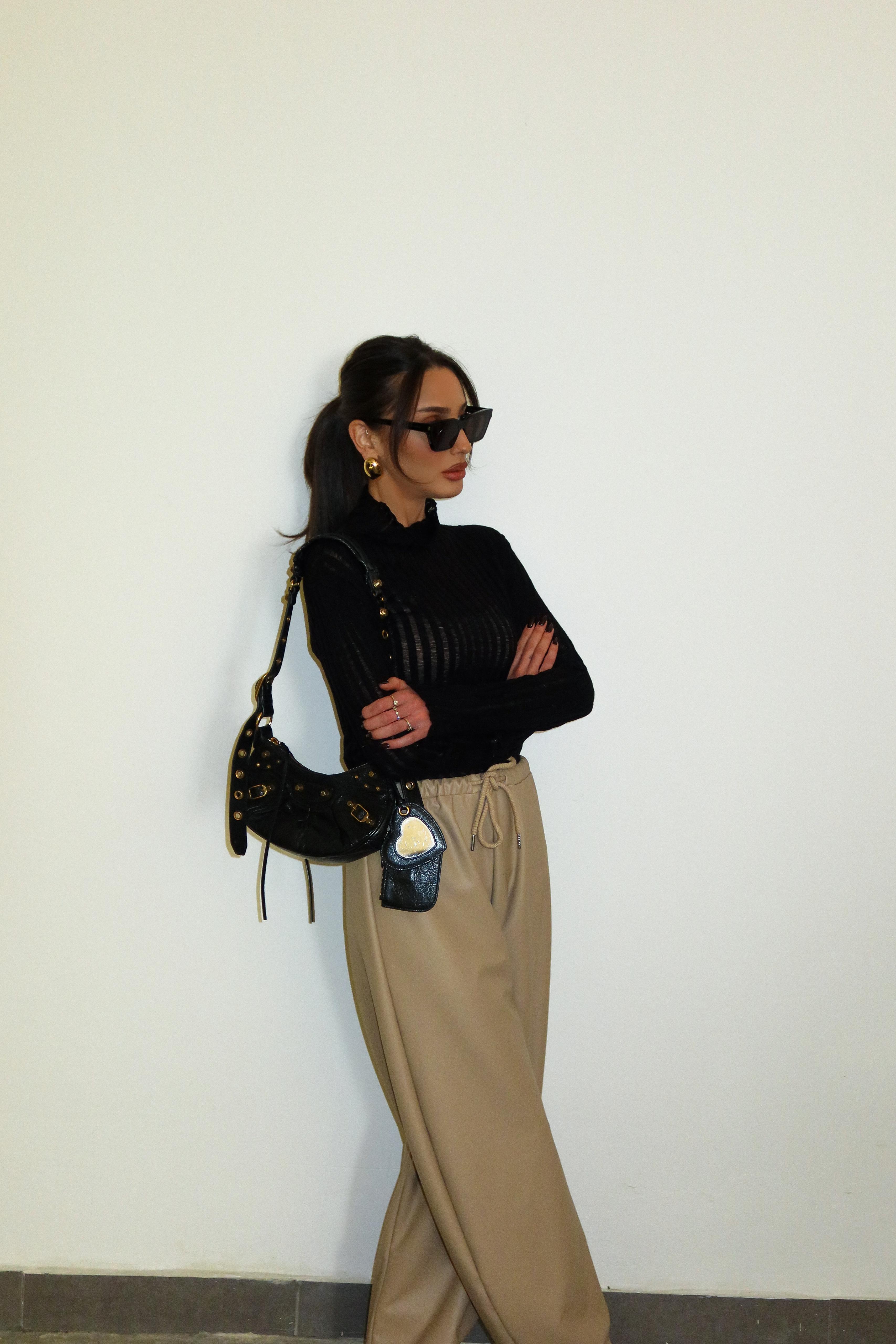 סריג ג'יפסי שחור