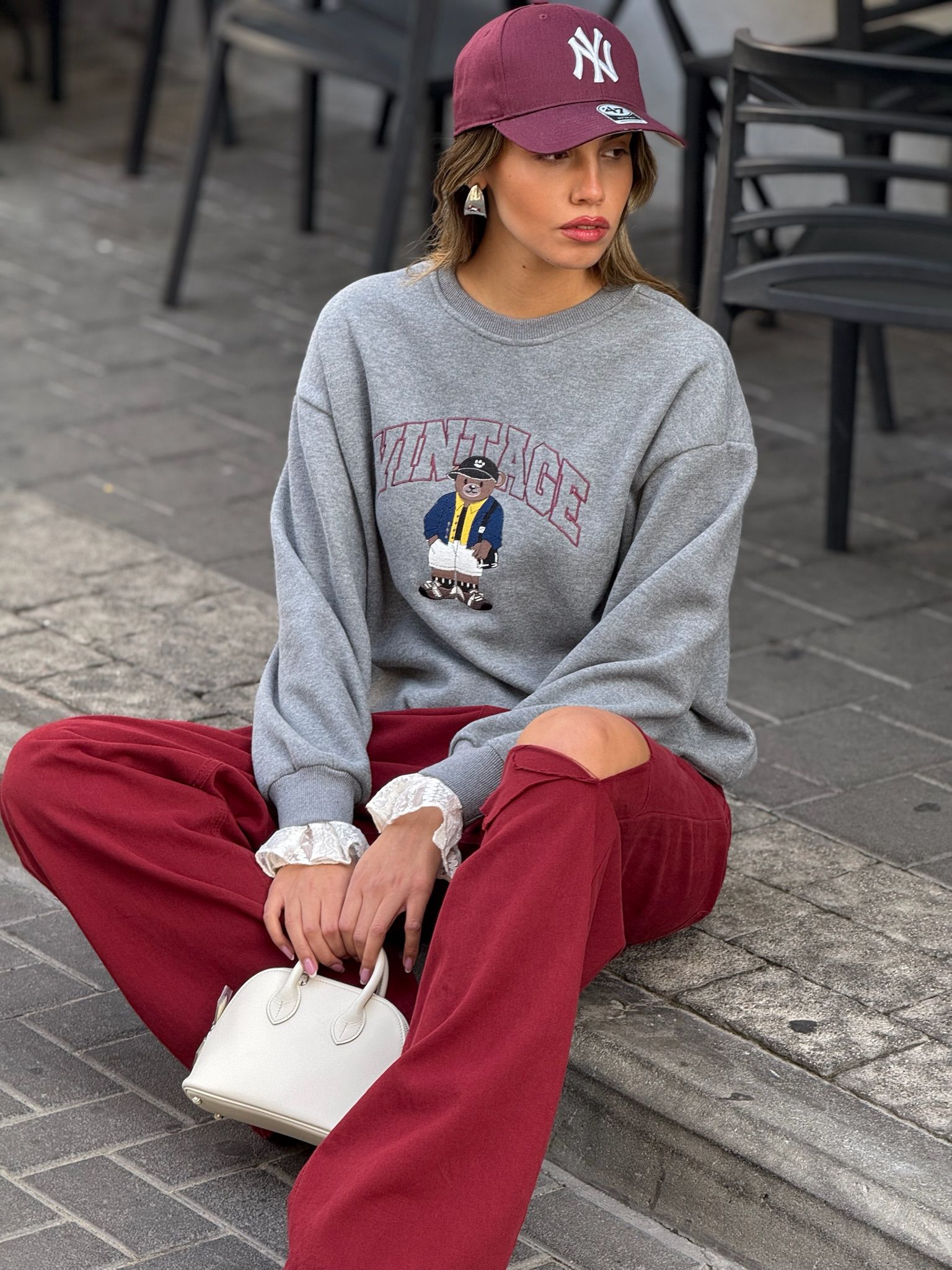 סווצ'ר טום אפור