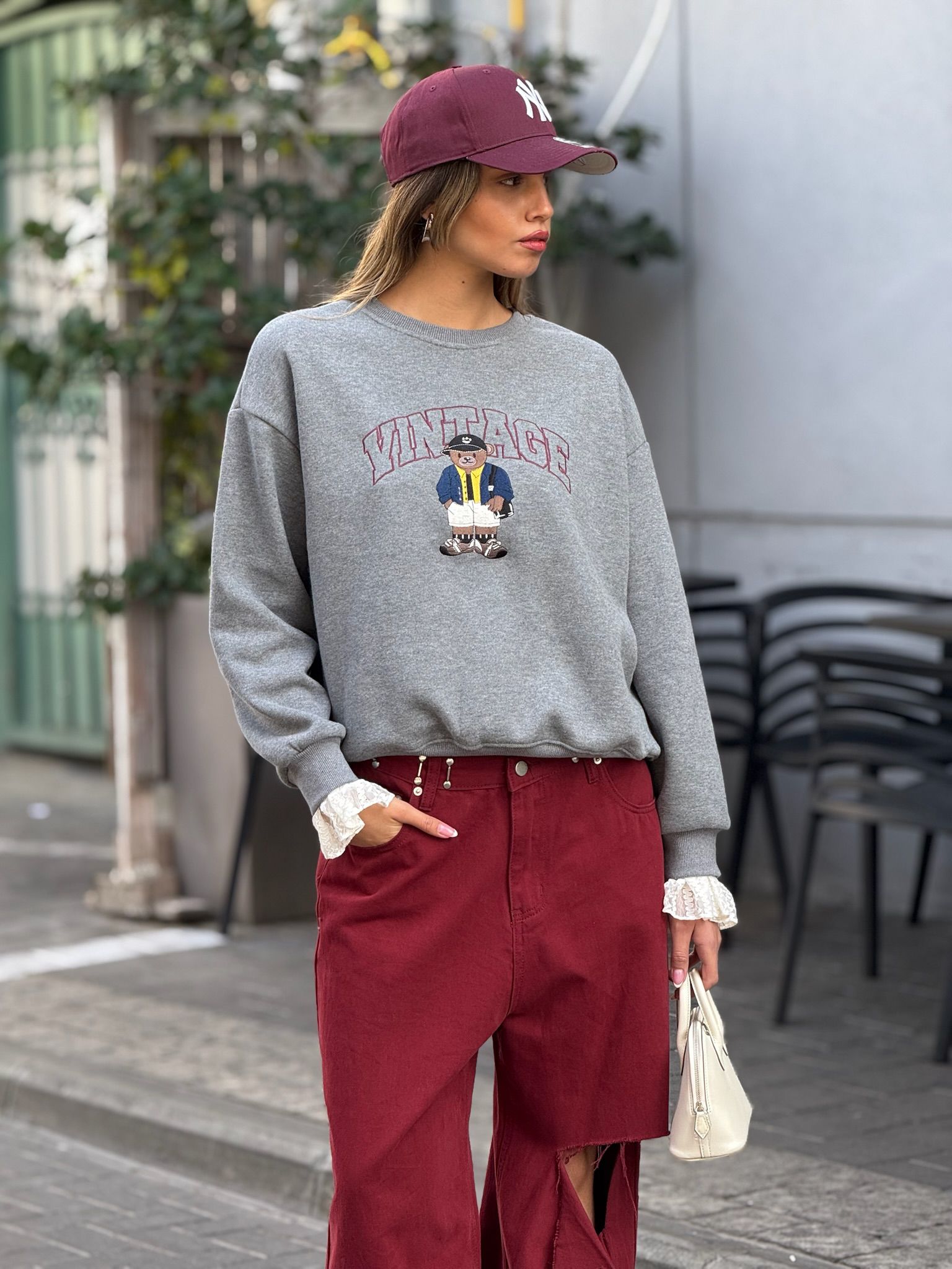 סווצ'ר טום אפור