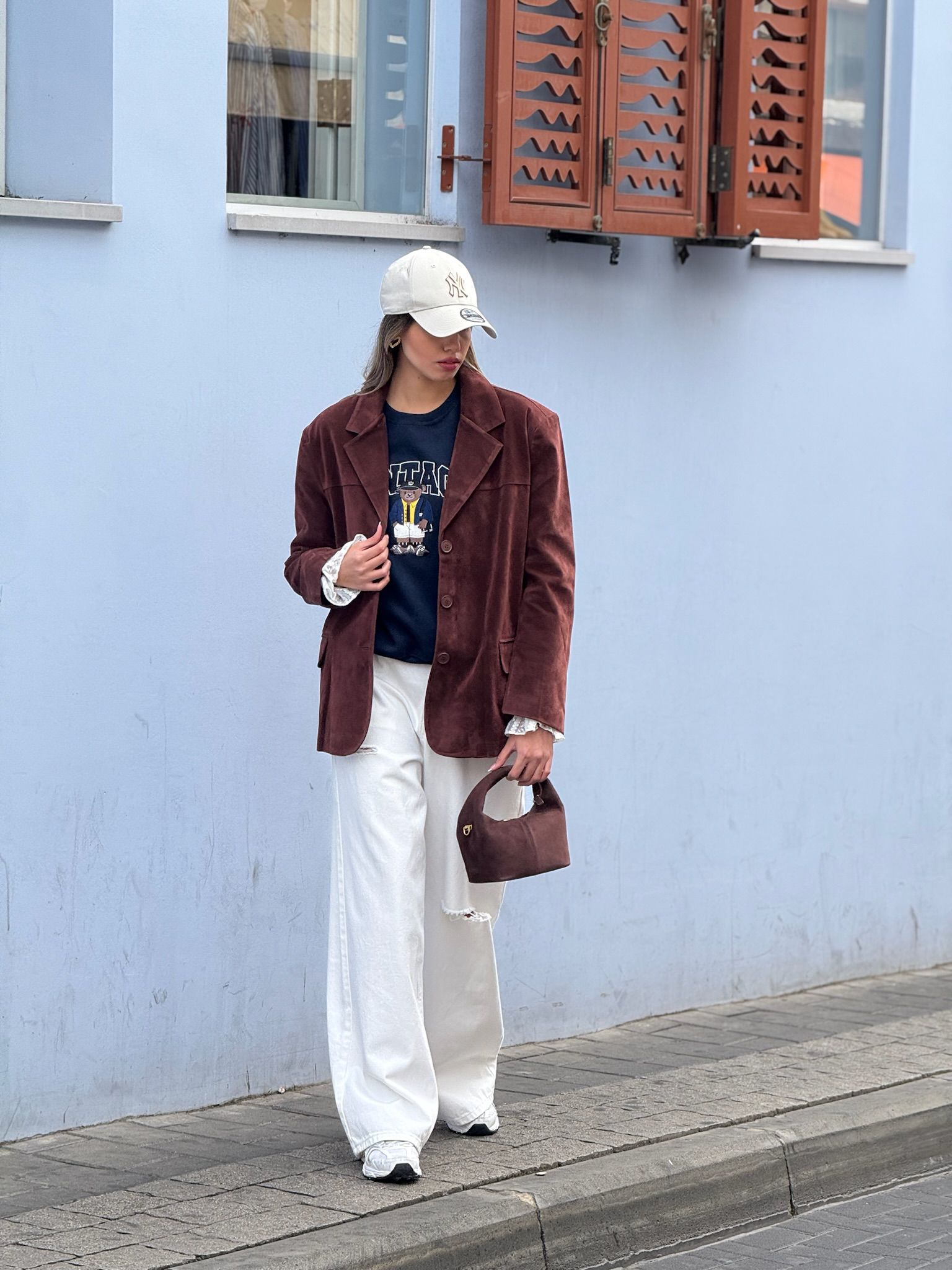 סווצ'ר טום כחול