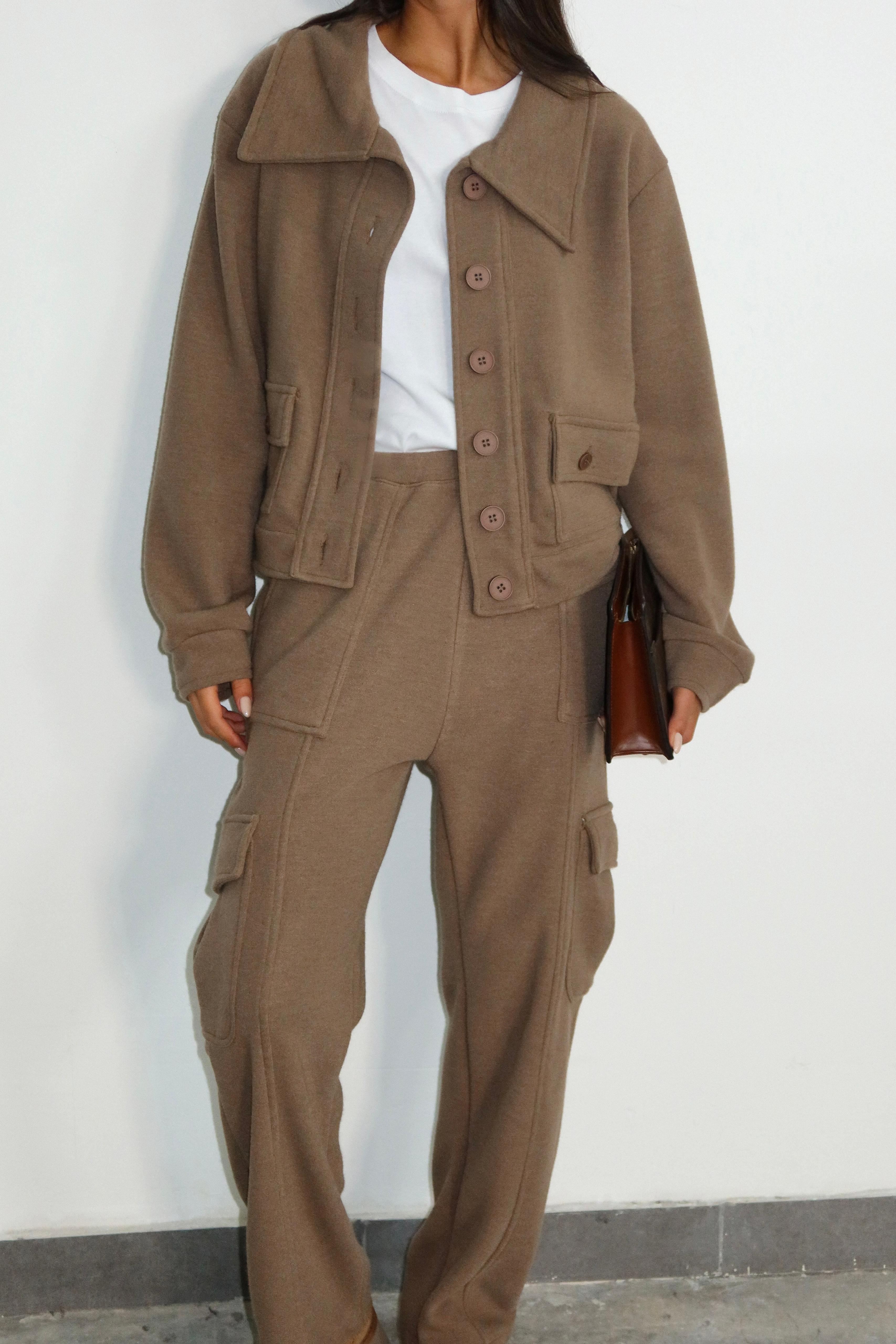 חליפת ג'ניס מוקה