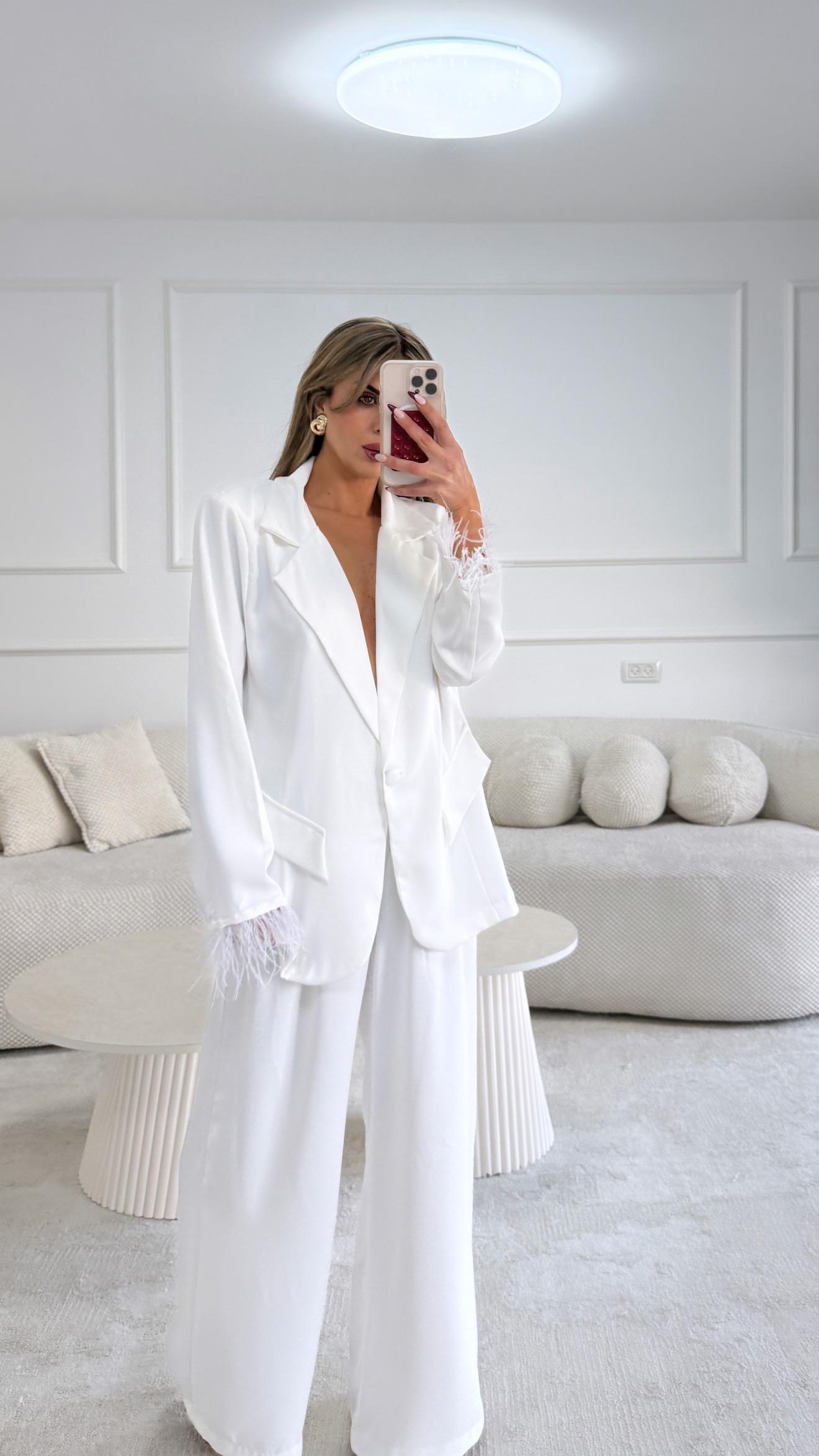 חליפת נוצות לבן