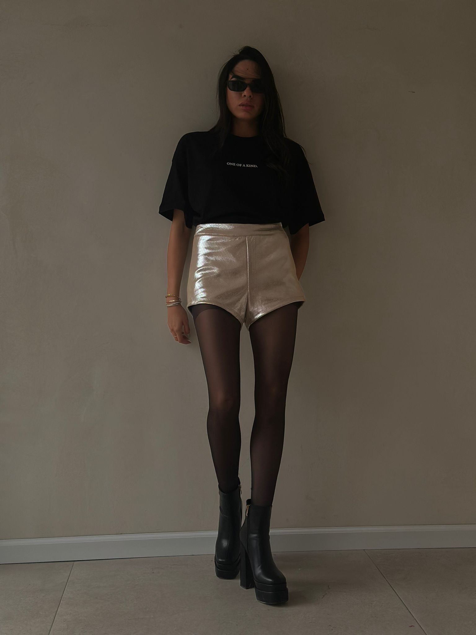 שורט אלזה כסוף