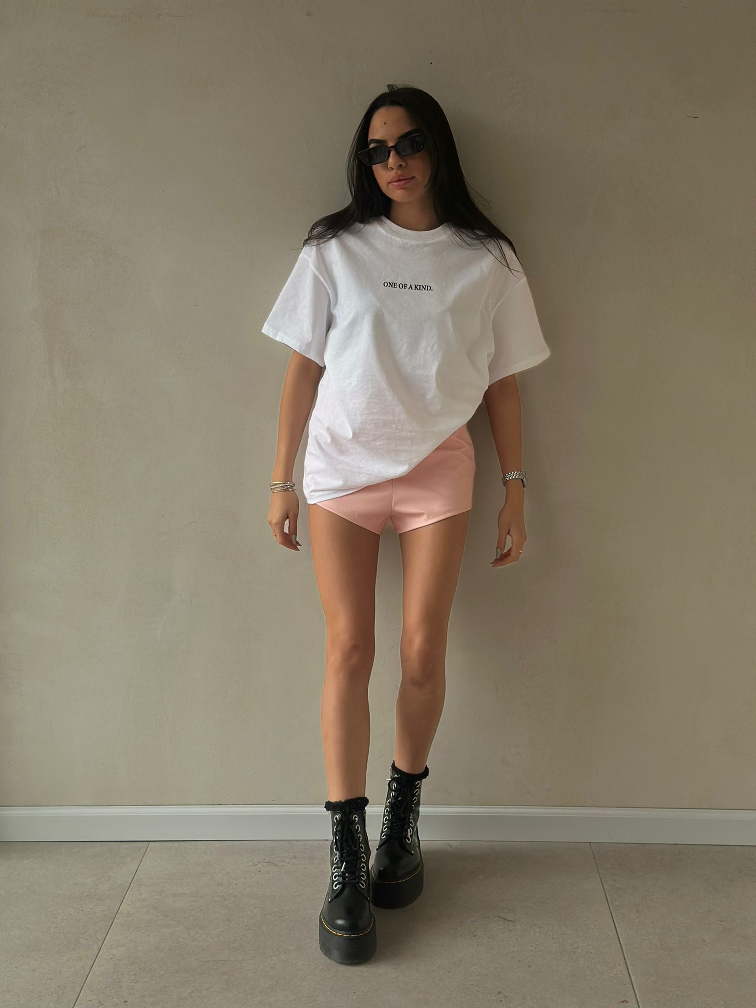 שורט אניס ורוד