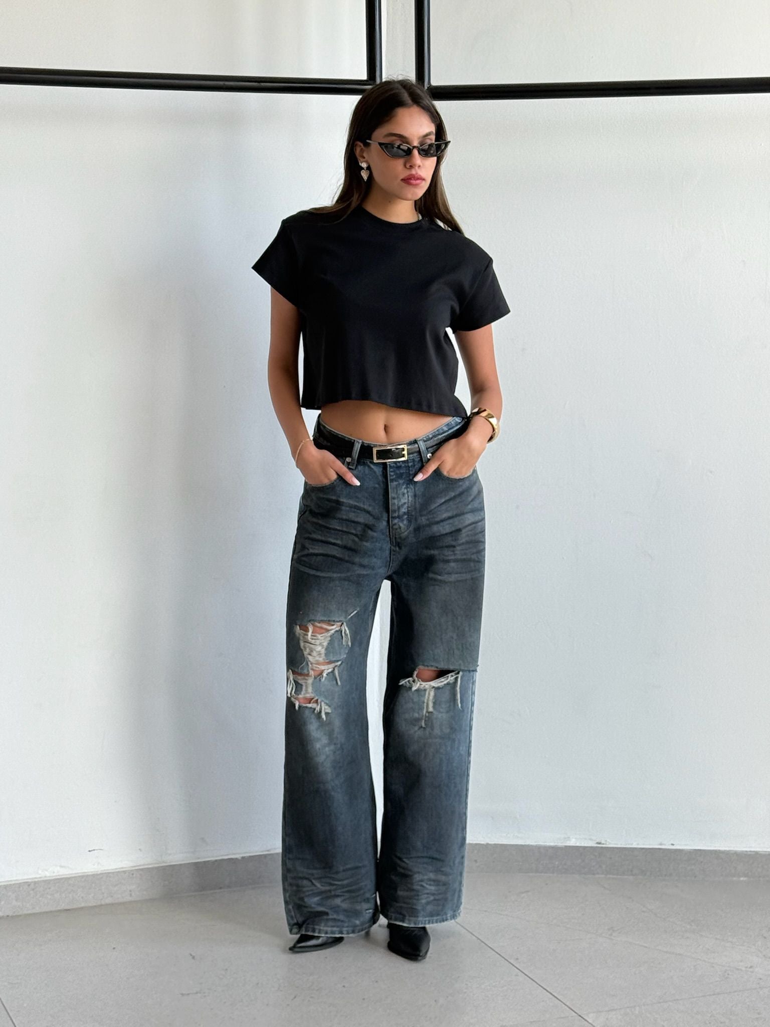 חולצת בילי שחור