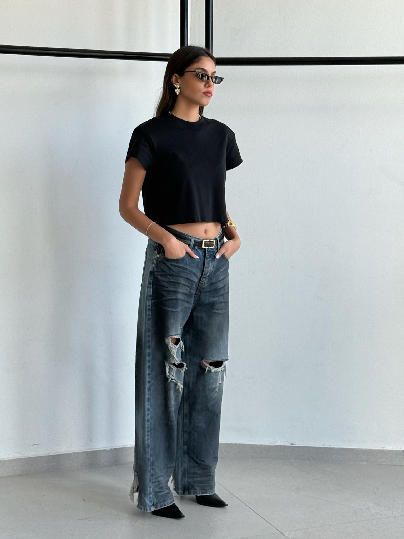 חולצת בילי שחור