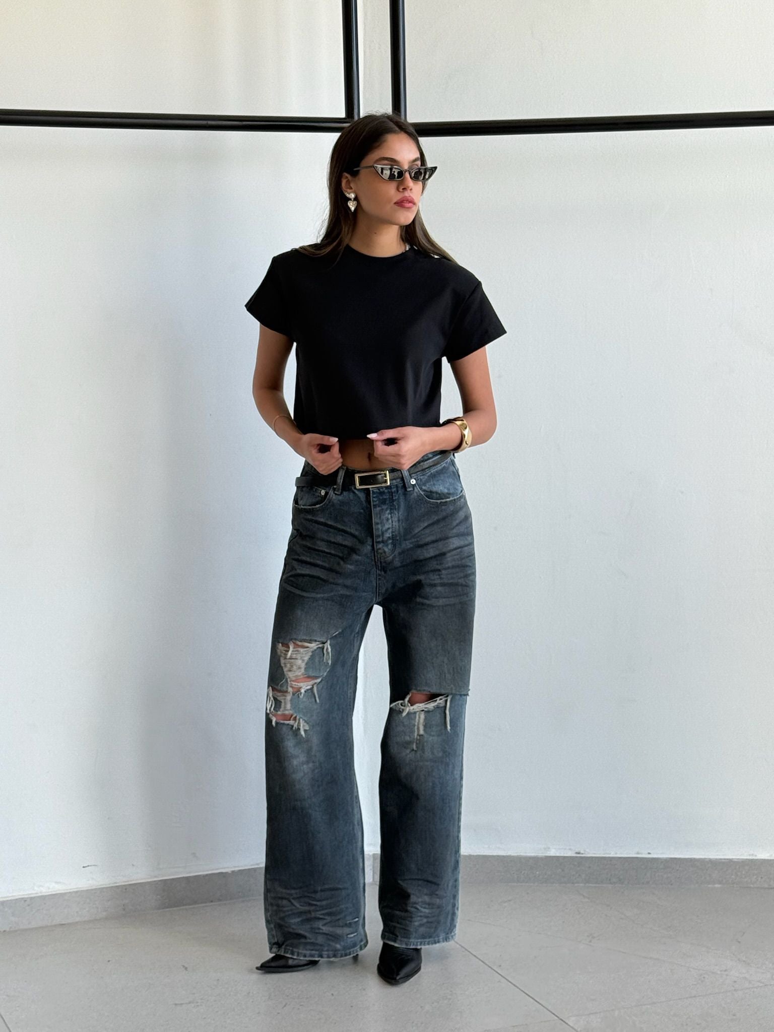 חולצת בילי שחור