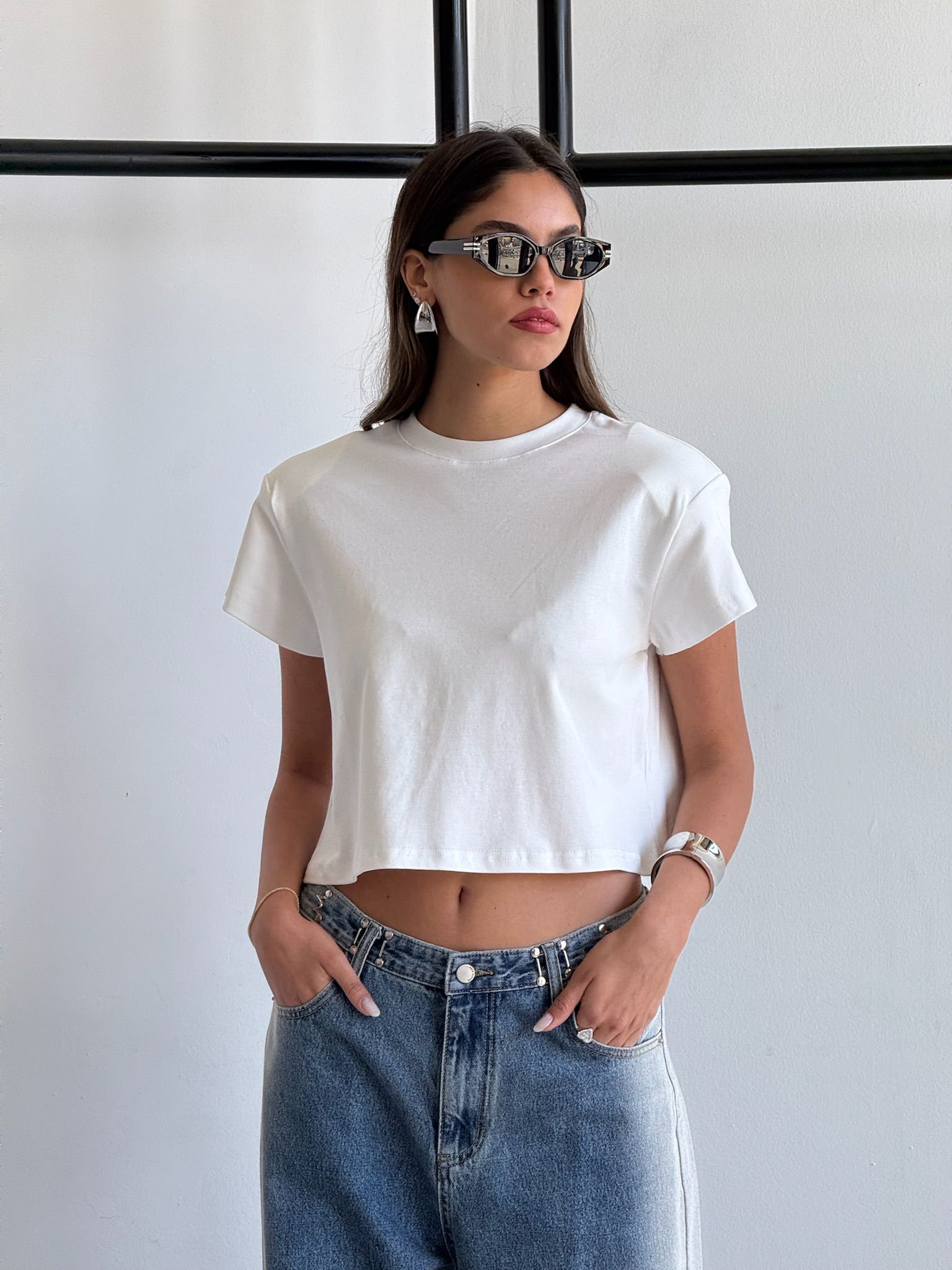 חולצת בילי לבן