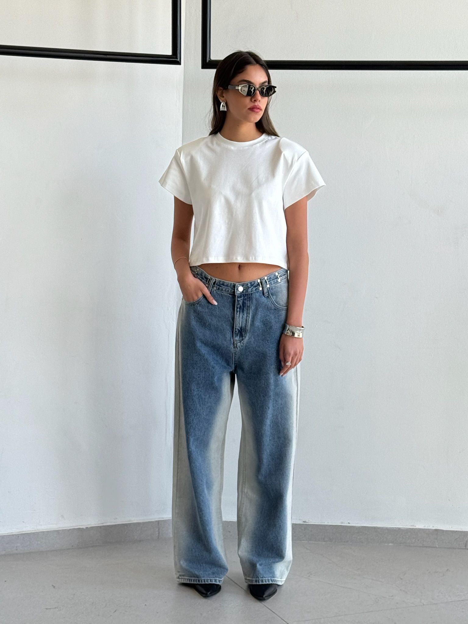 חולצת בילי לבן