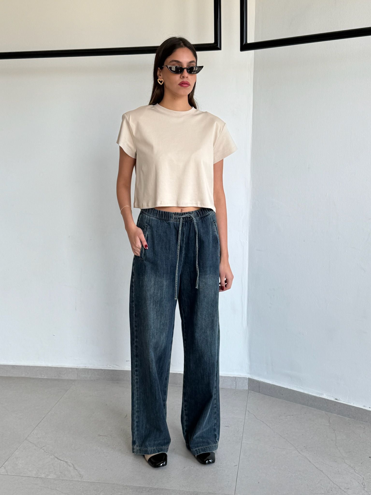 חולצת בילי בז'