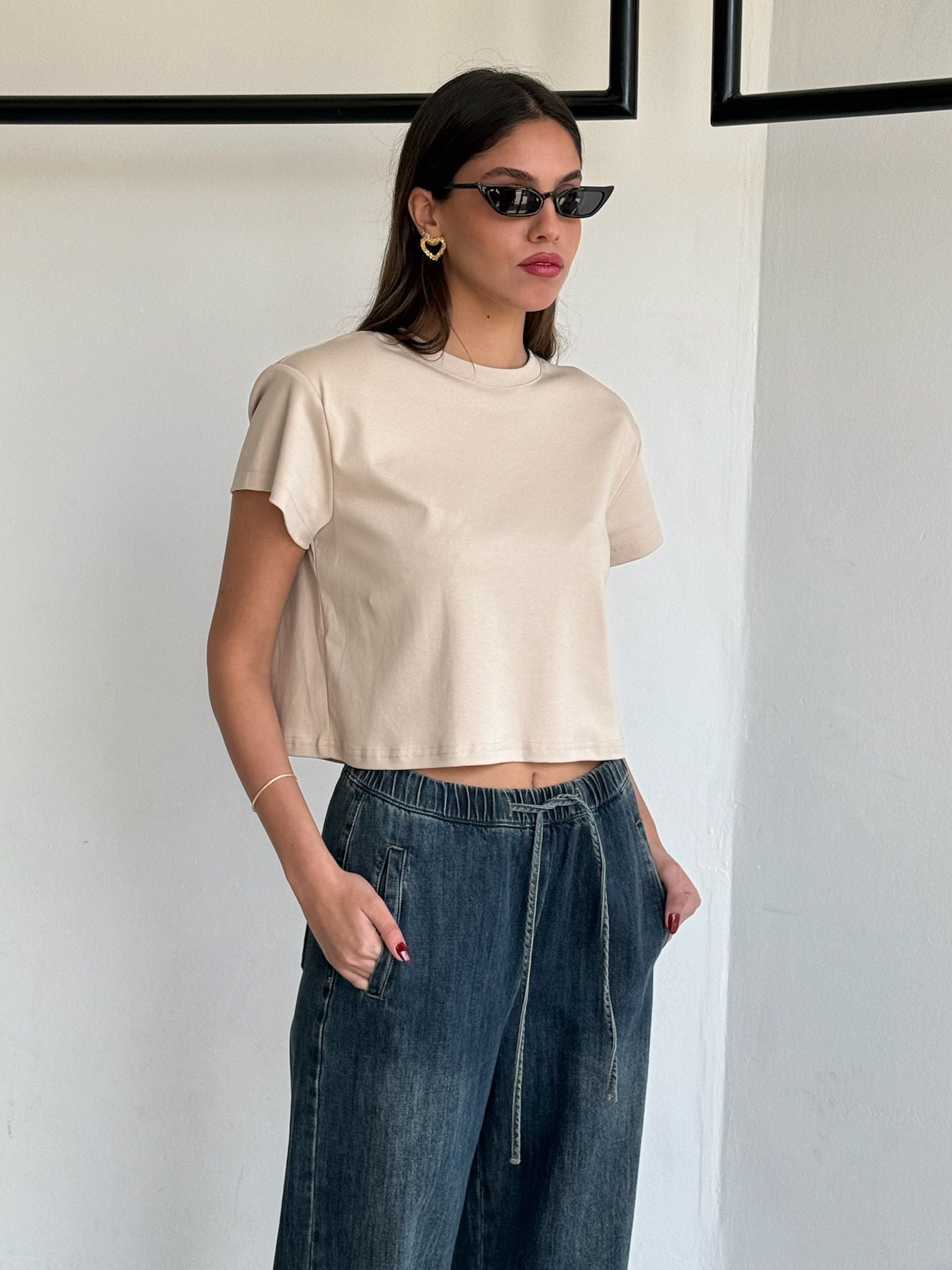 חולצת בילי בז'