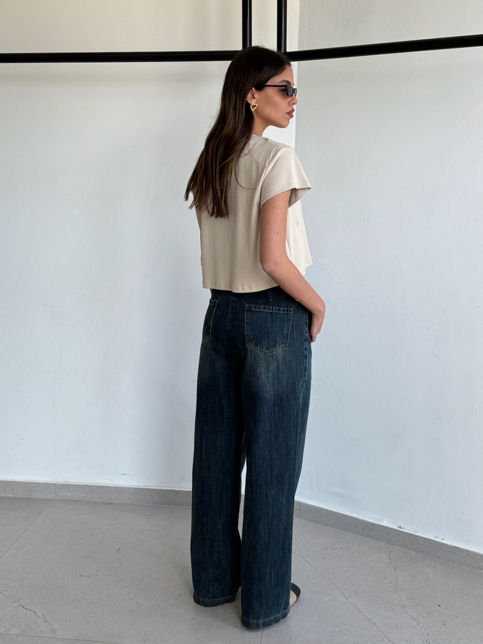 חולצת בילי בז'