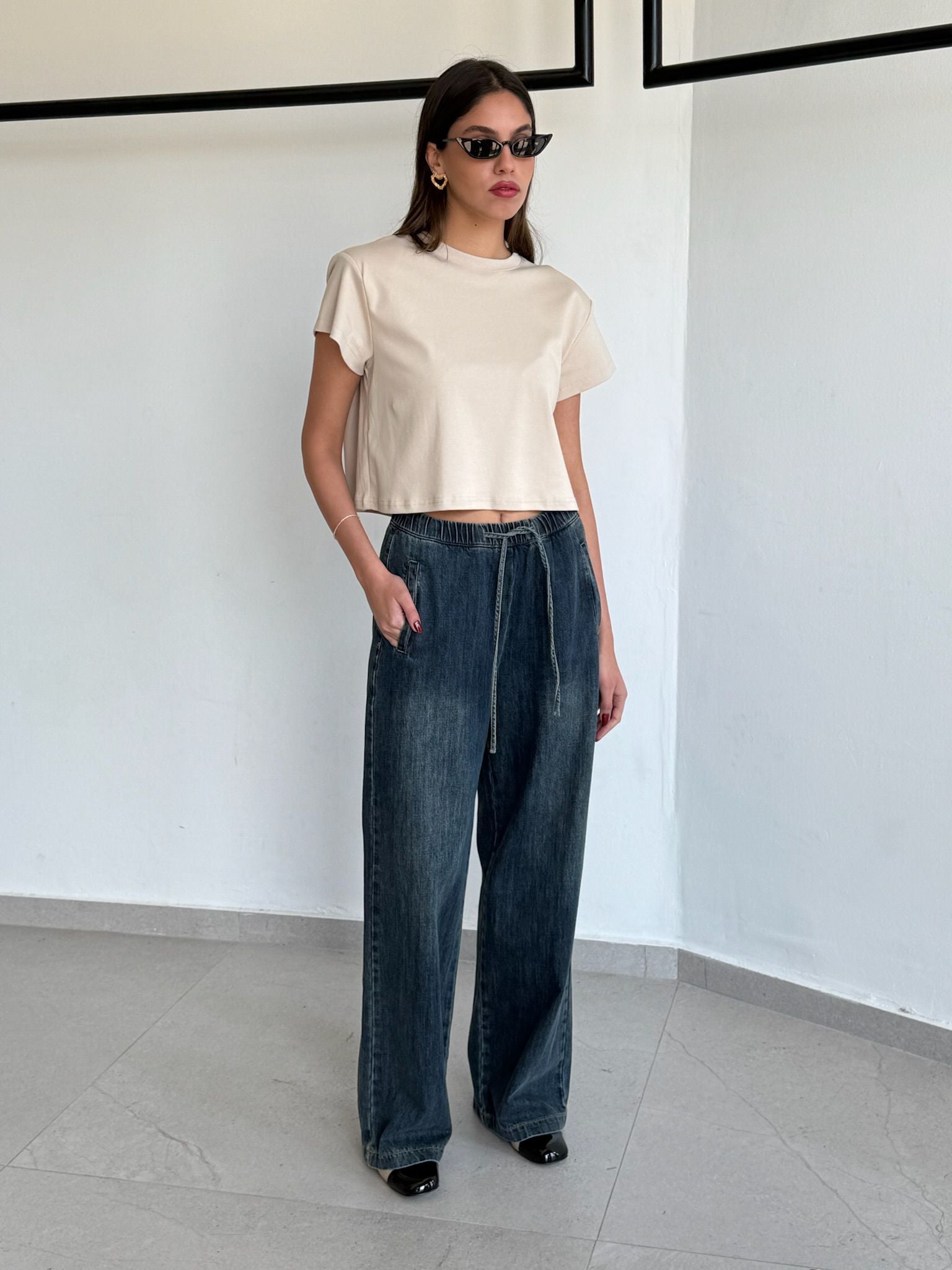 חולצת בילי בז'