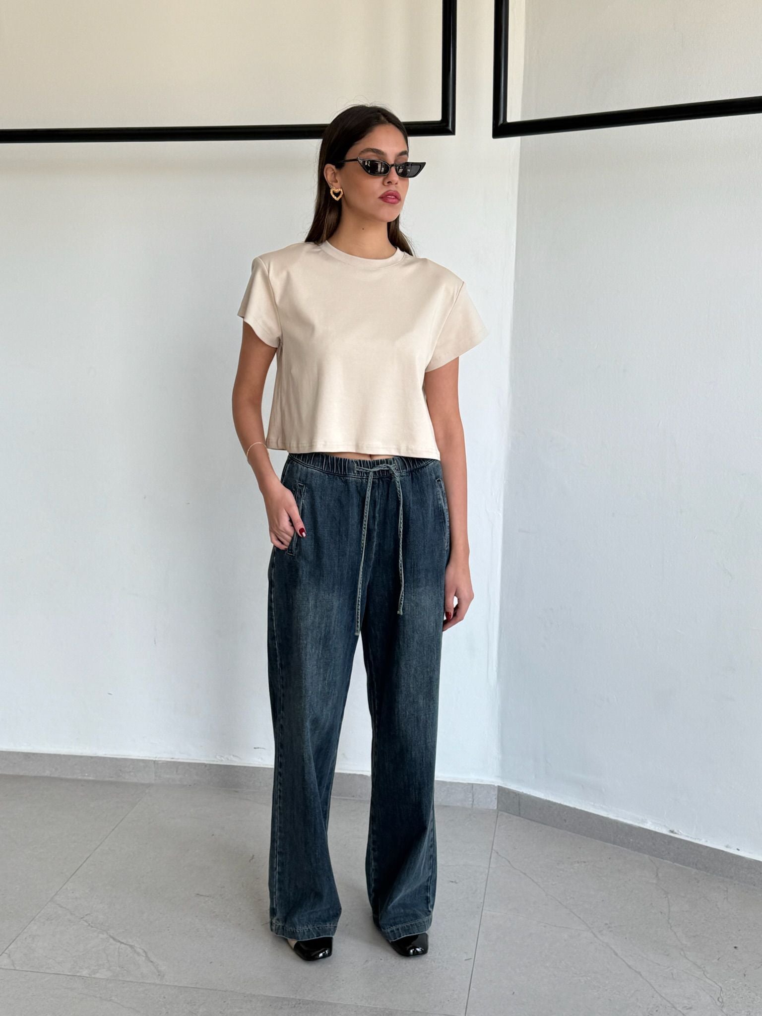 חולצת בילי בז'