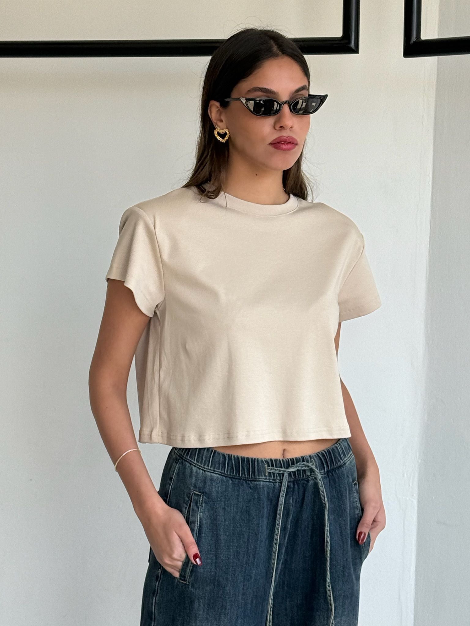 חולצת בילי בז'