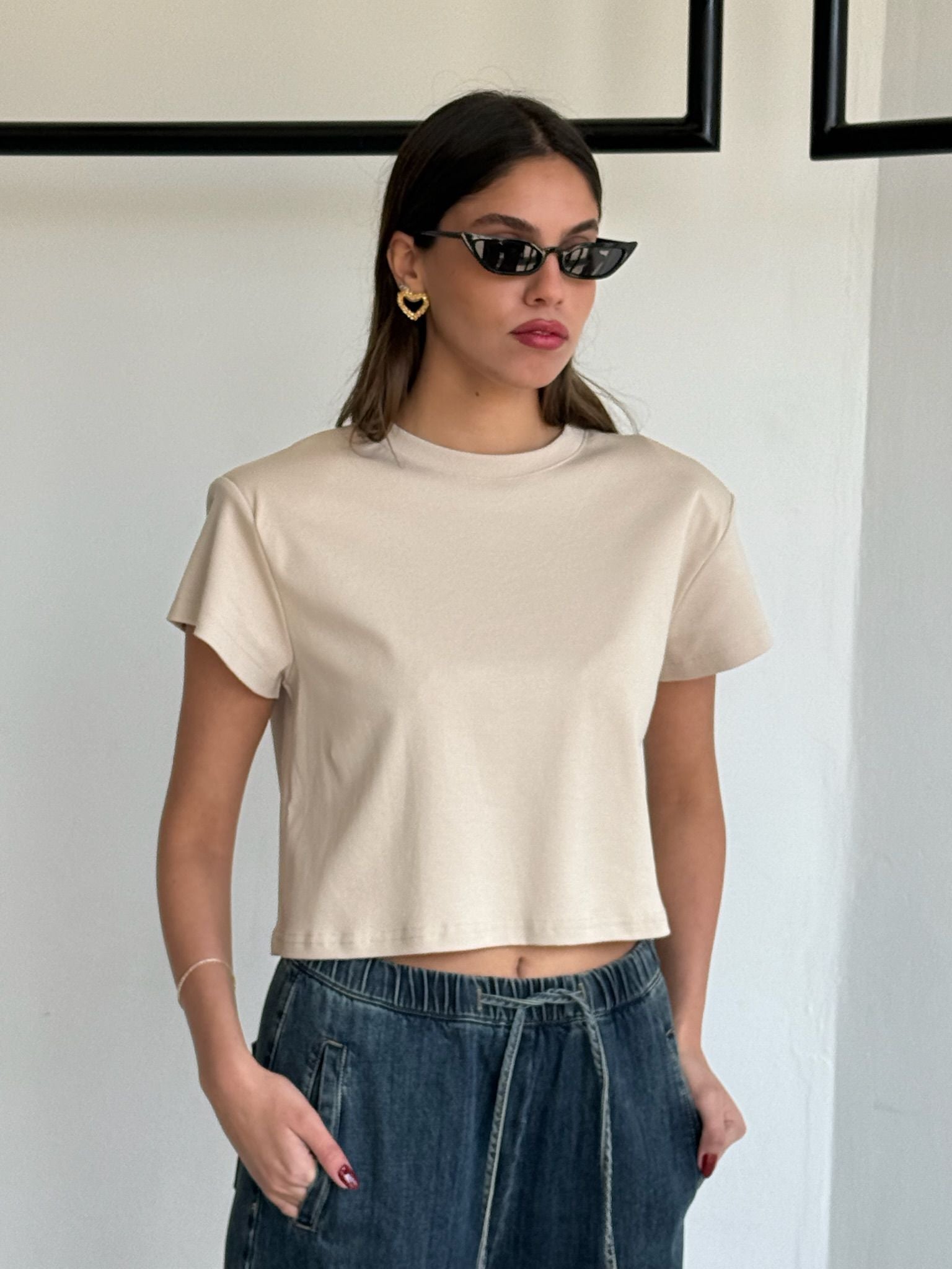 חולצת בילי בז'