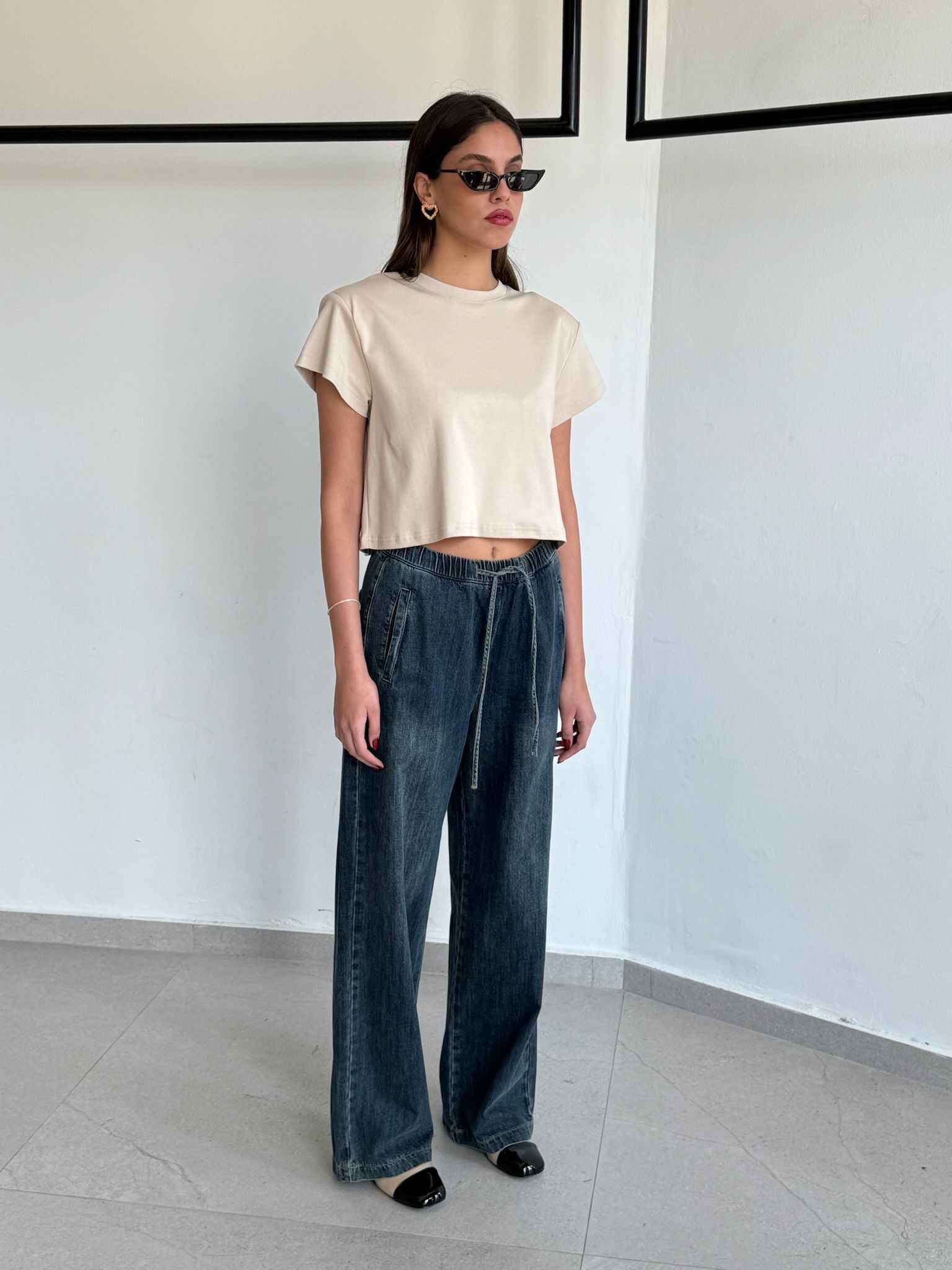 חולצת בילי בז'