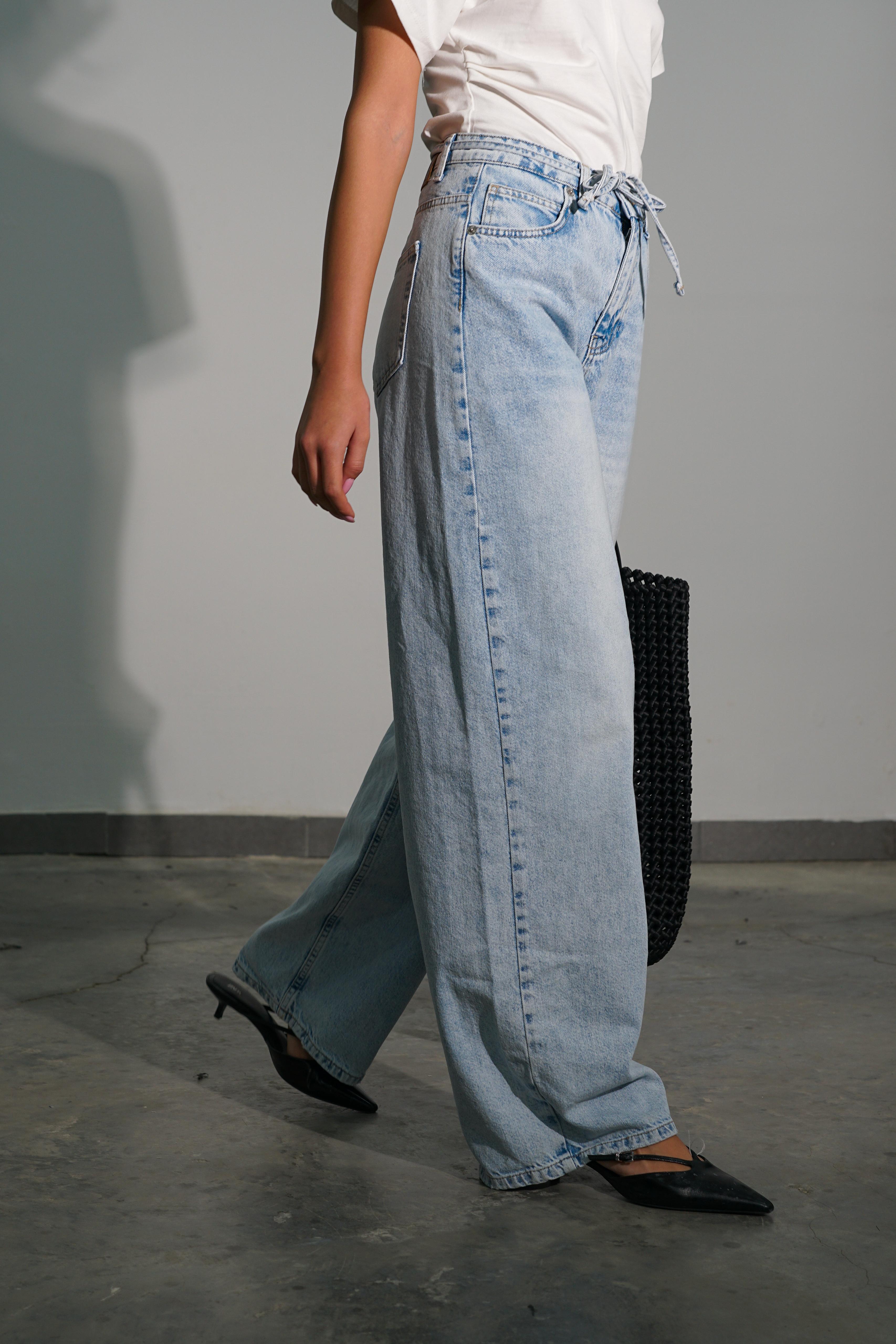 ג'ינס מון כחול בהיר