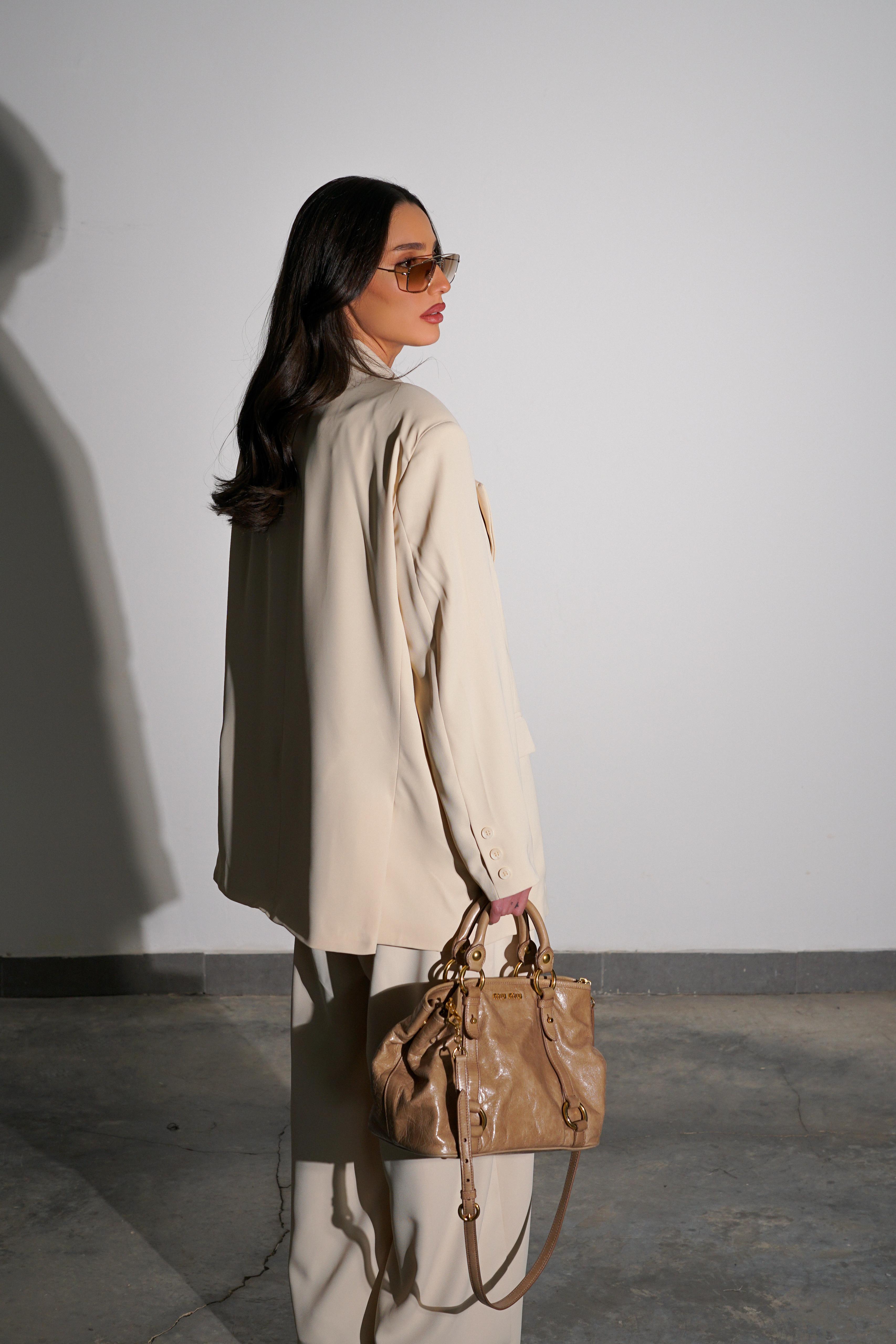 חליפת מיקלה שמנת