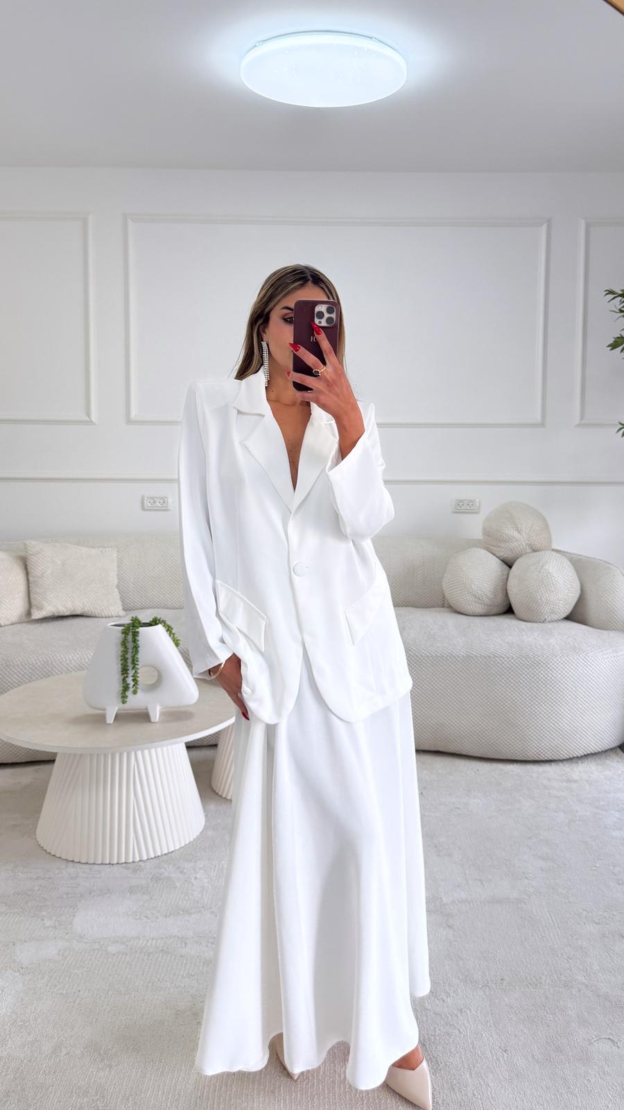 חליפת חצאית איימס