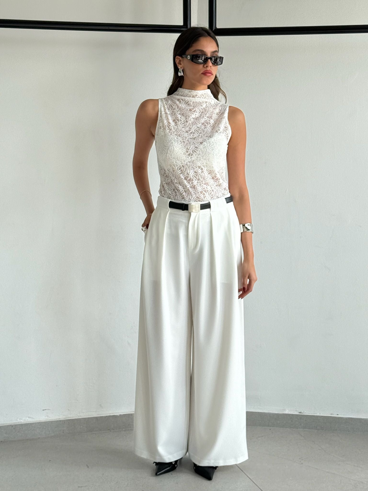 חולצת שירה לבן