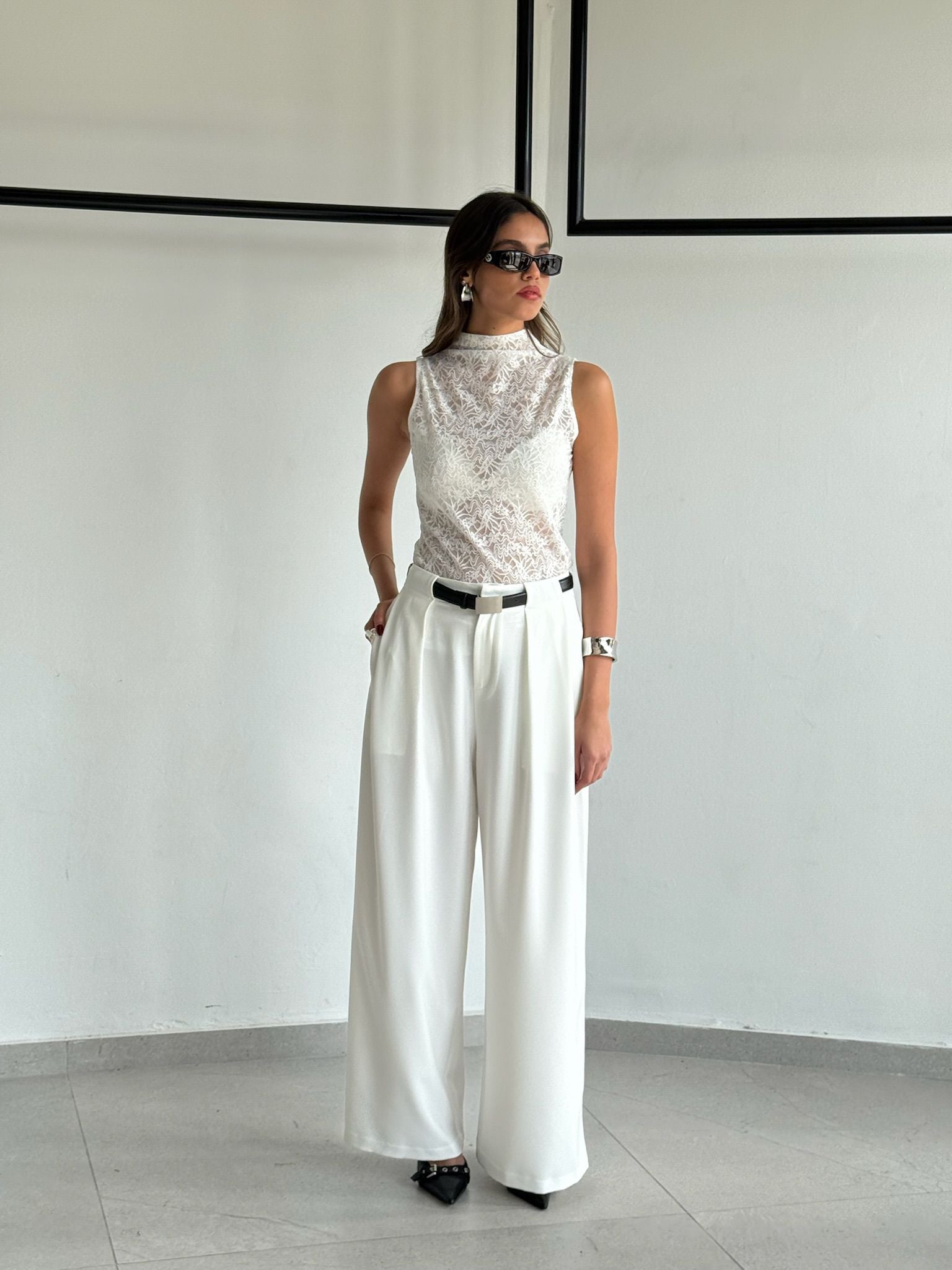 חולצת שירה לבן