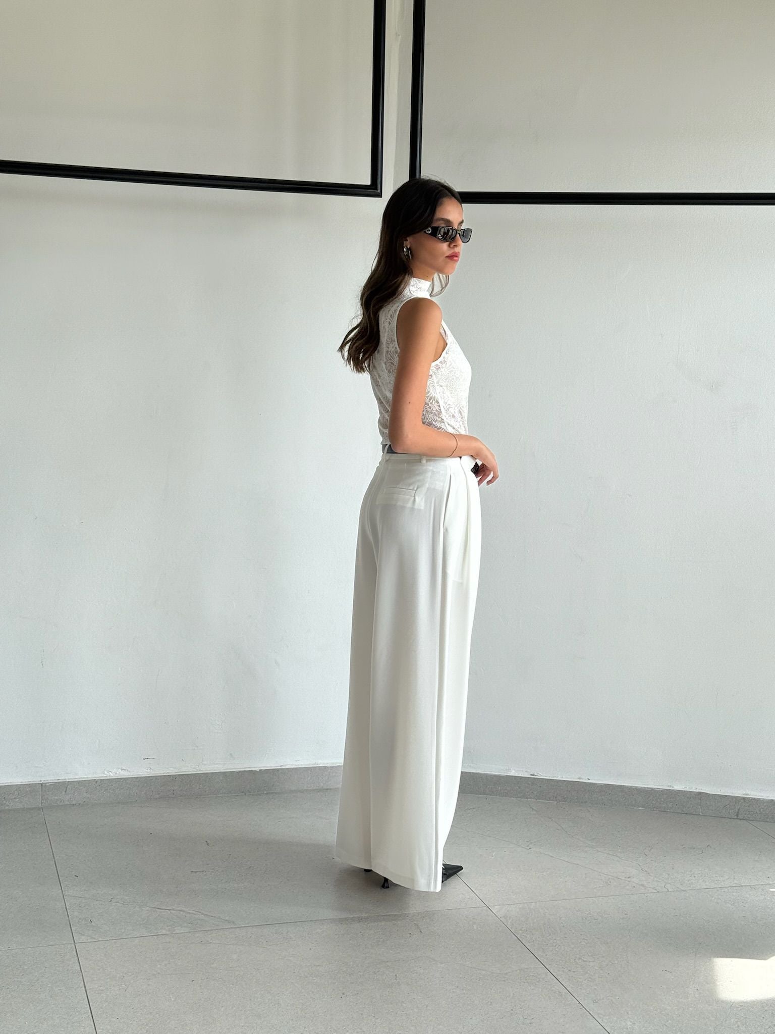 חולצת שירה לבן