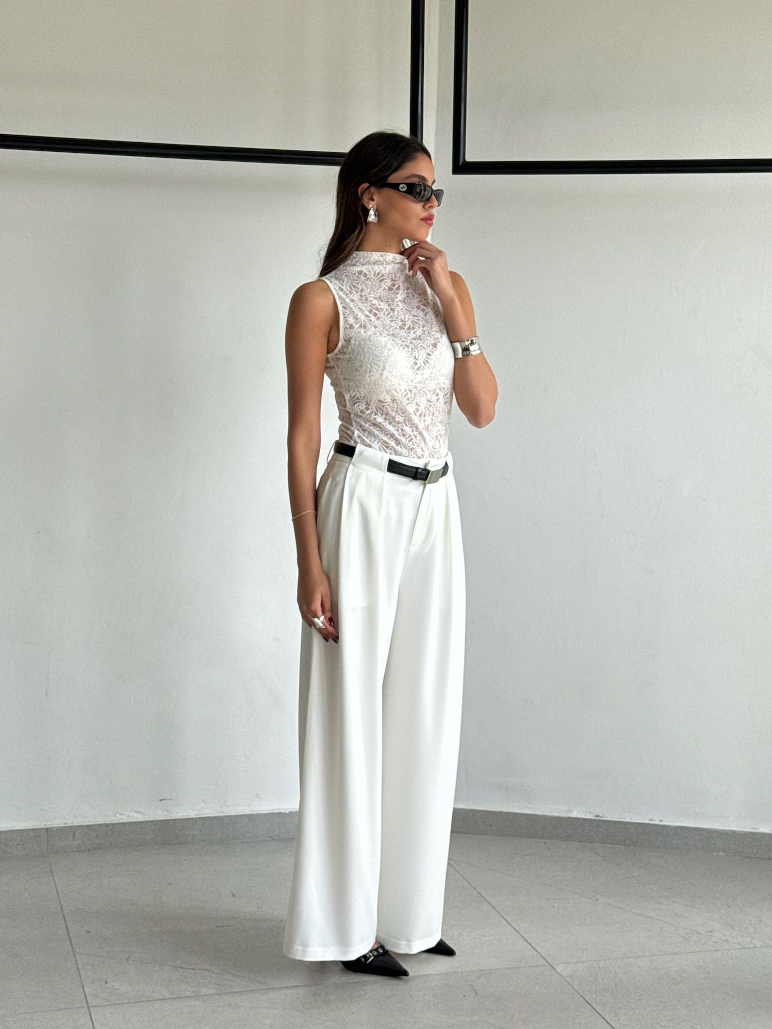 חולצת שירה לבן