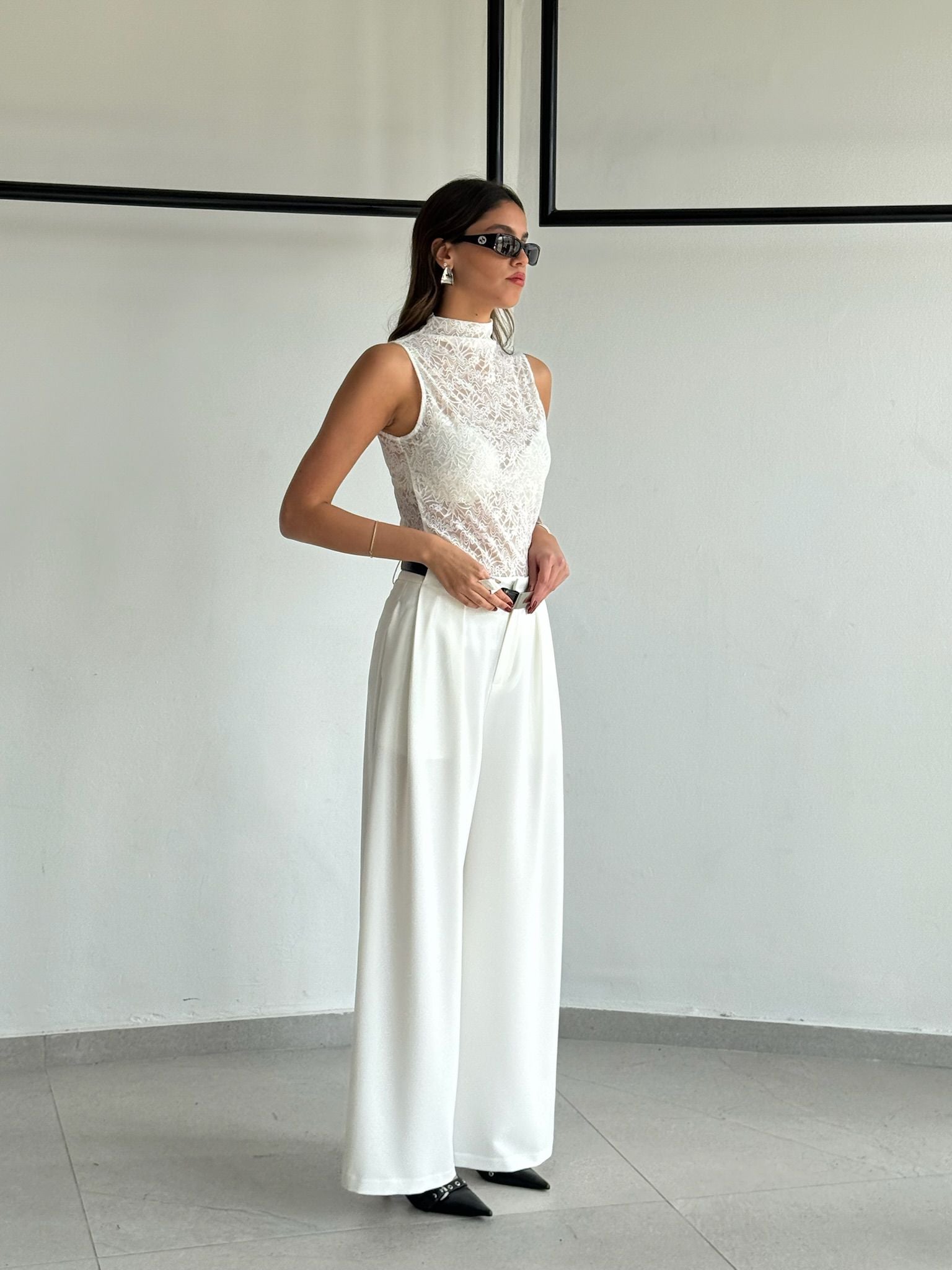 חולצת שירה לבן