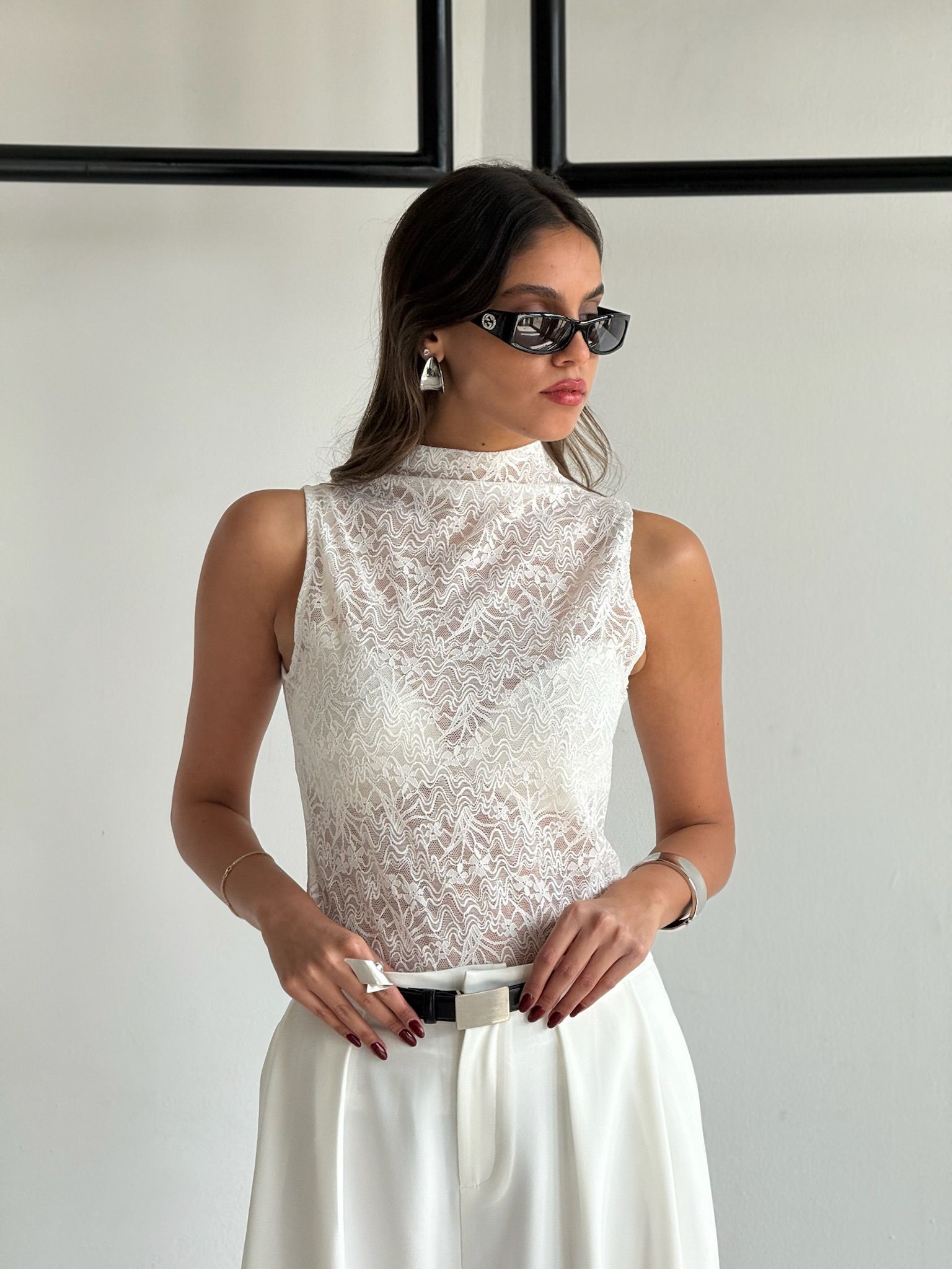 חולצת שירה לבן