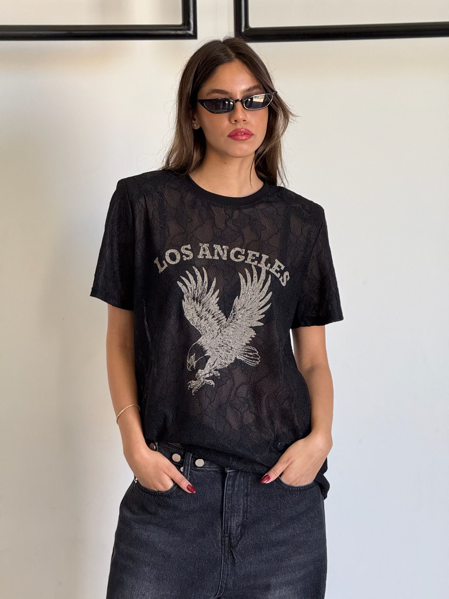 חולצת אל שחור